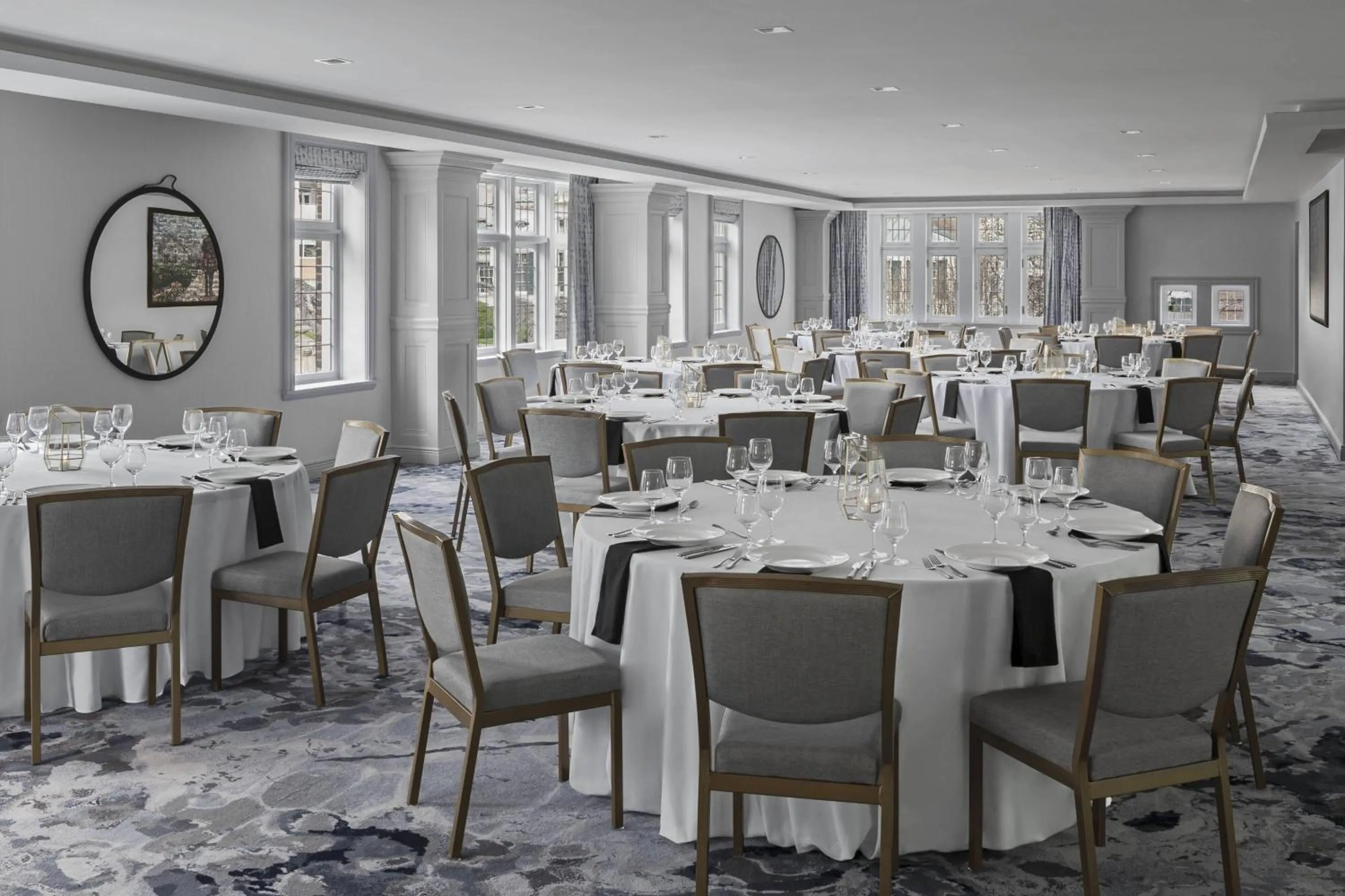 Meeting/conference room in The Lytle Park Hotel, Autograph Collection