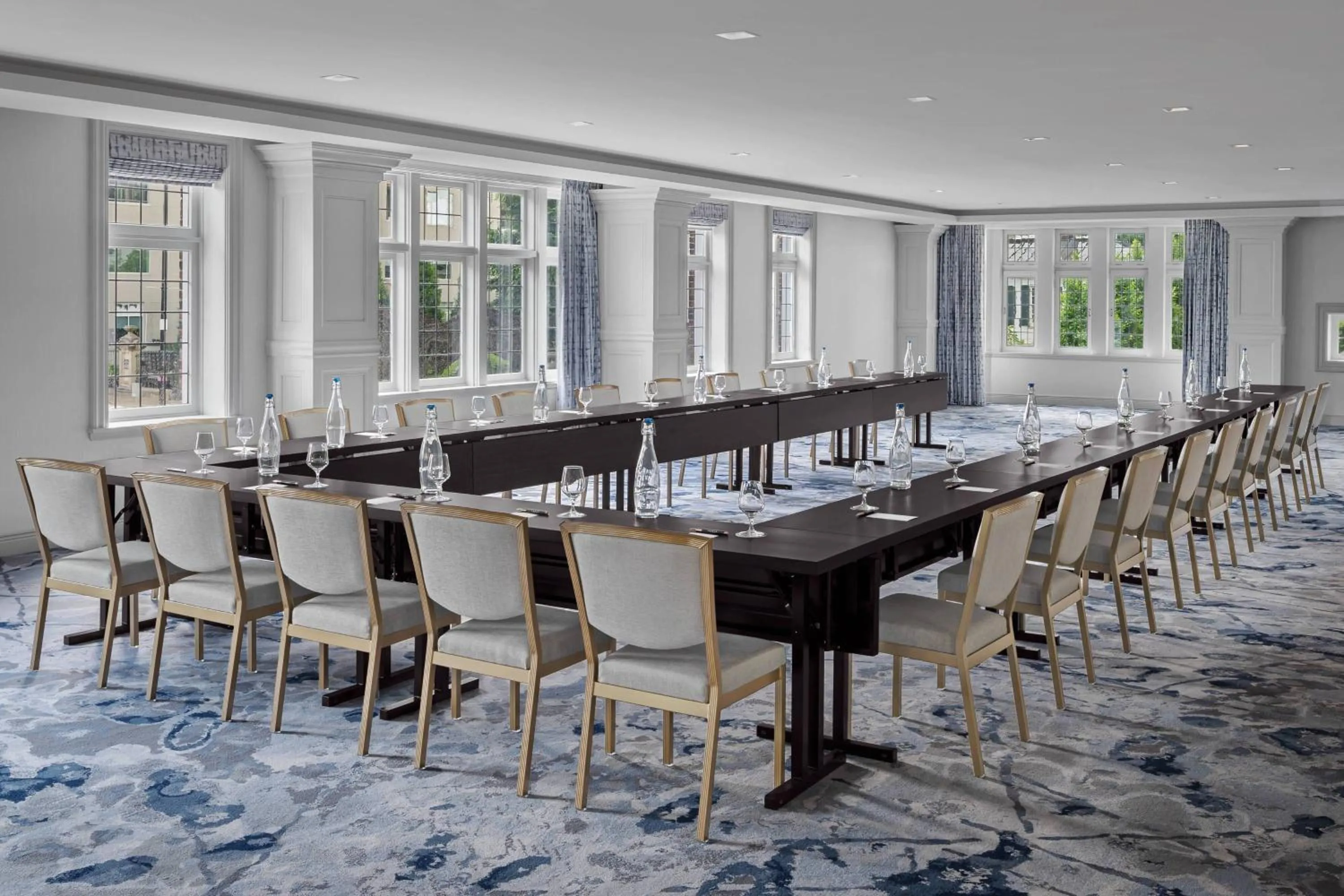 Meeting/conference room in The Lytle Park Hotel, Autograph Collection