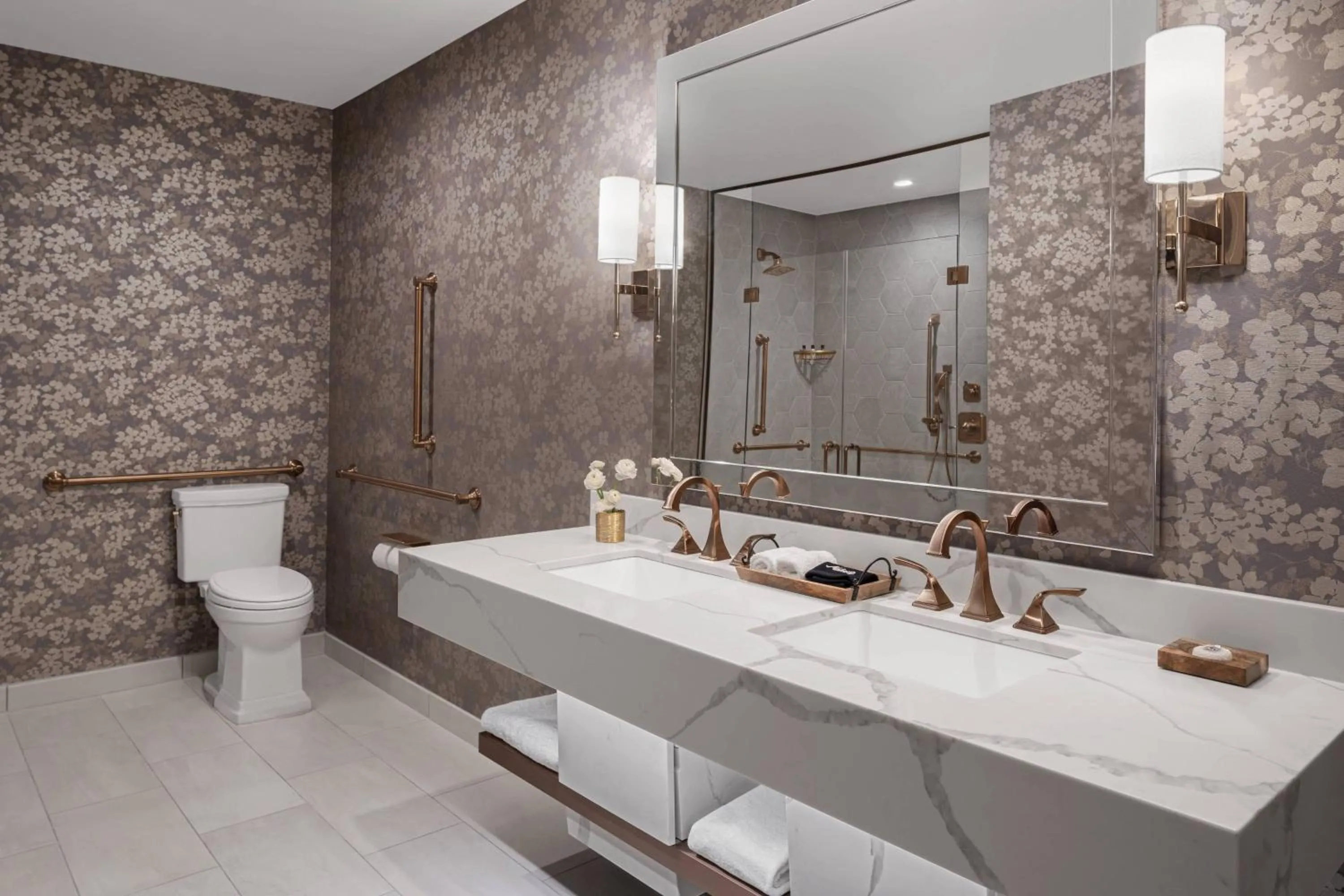 Bathroom in The Lytle Park Hotel, Autograph Collection