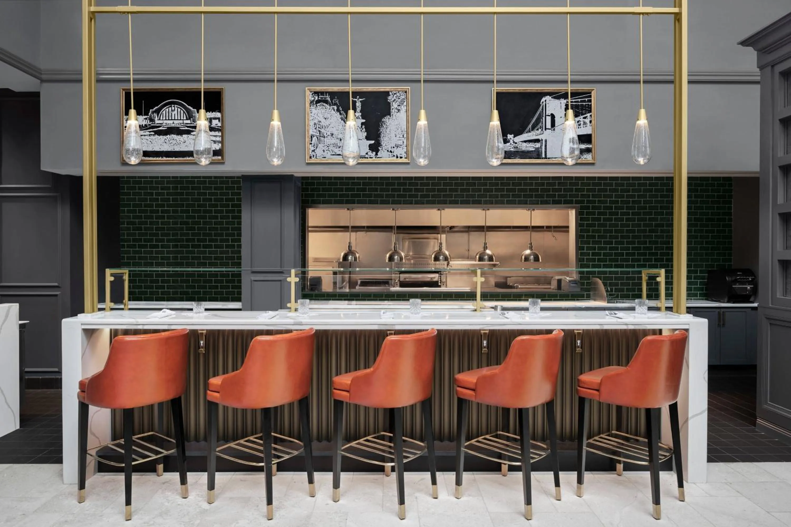 Lounge or bar in The Lytle Park Hotel, Autograph Collection