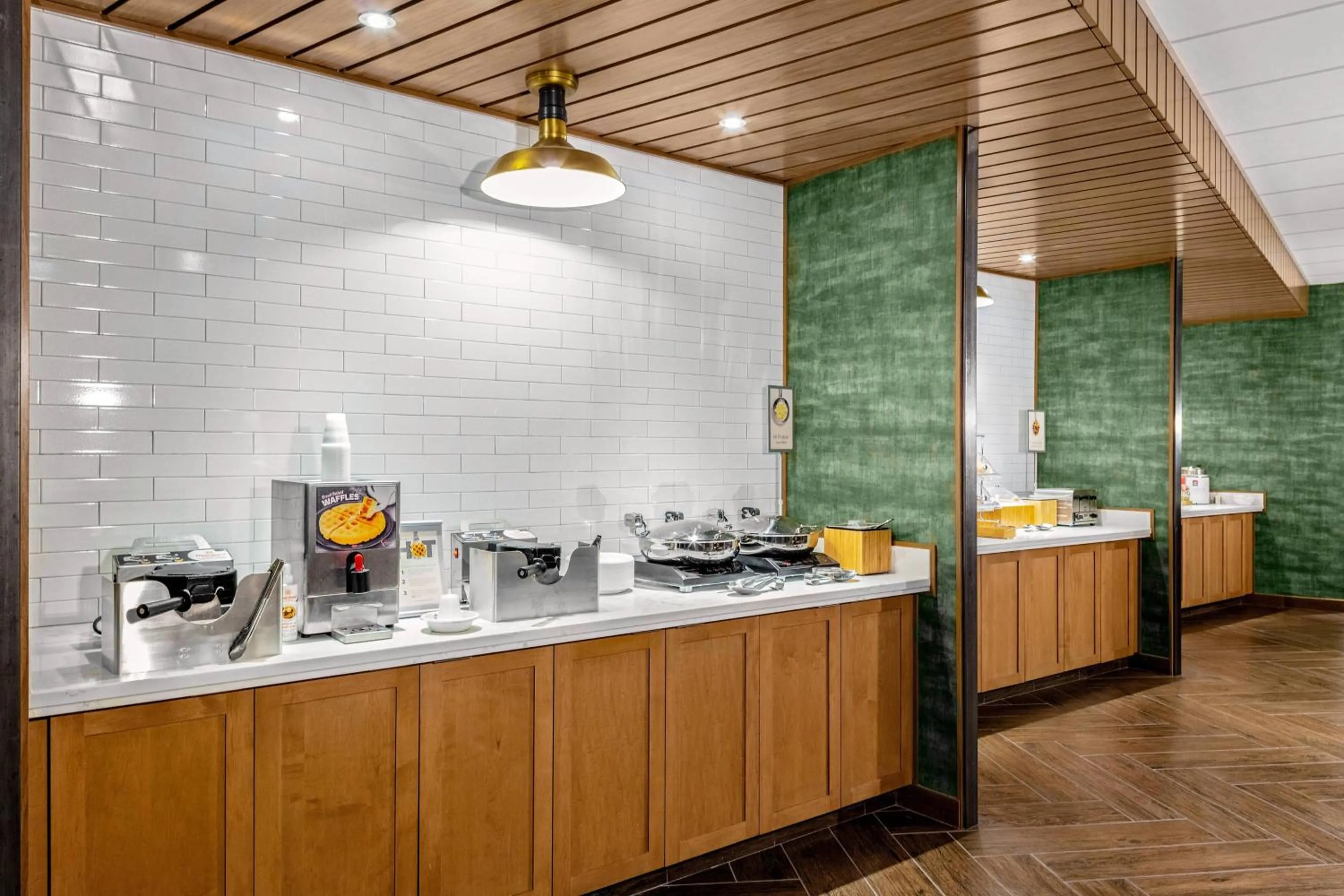 Breakfast in Fairfield Inn & Suites by Marriott Queensbury Glens Falls/Lake George