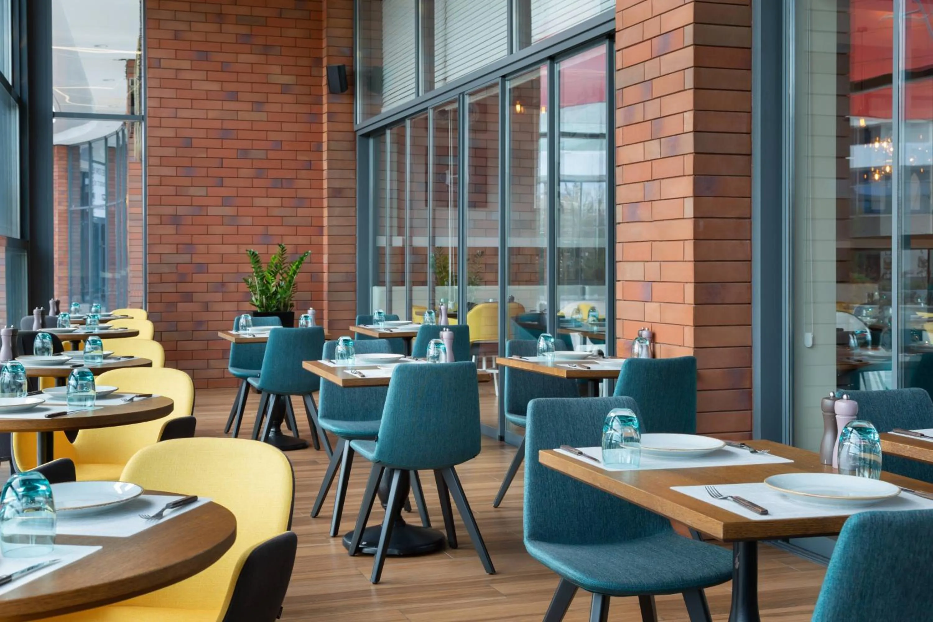 Restaurant/places to eat in Courtyard by Marriott Chisinau