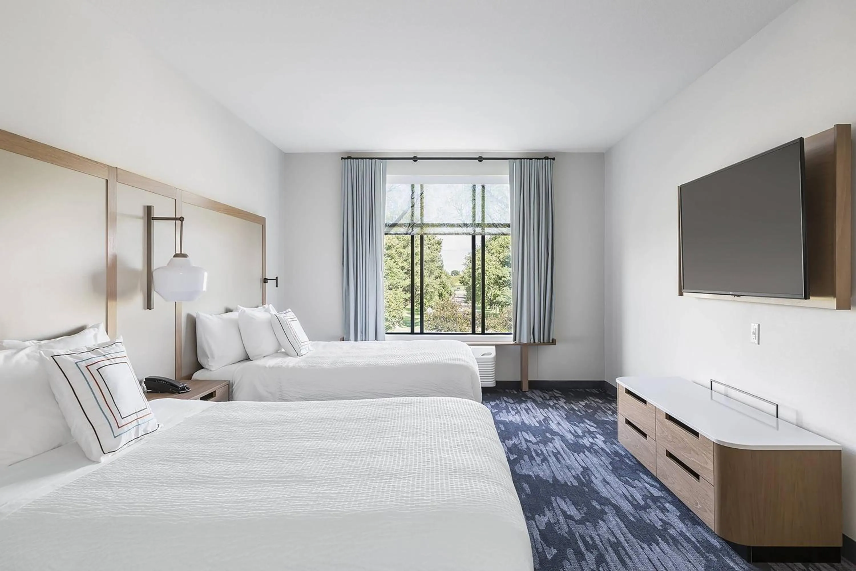 Photo of the whole room, Bed in Fairfield Inn & Suites by Marriott Minneapolis North/Blaine