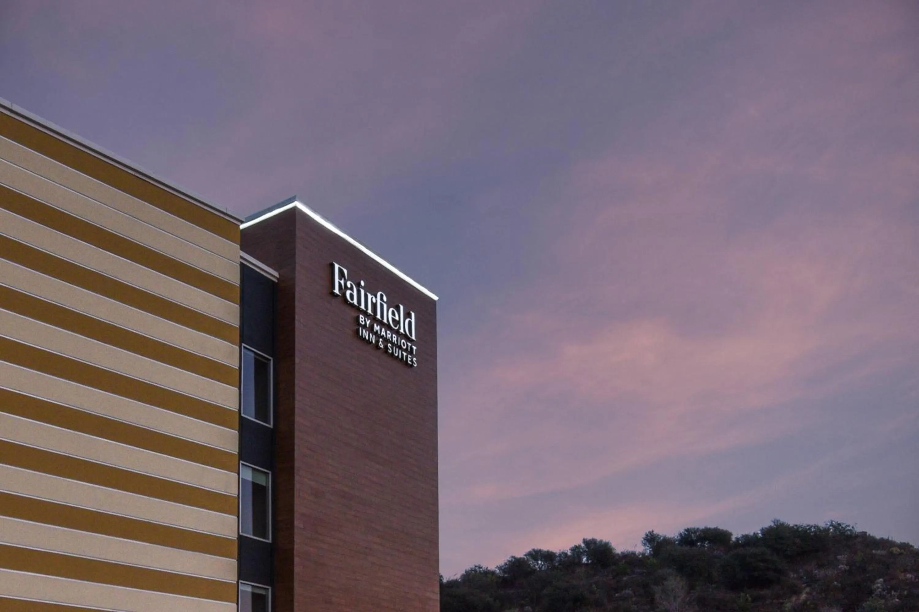 Property building in Fairfield Inn & Suites by Marriott Moorpark Ventura County