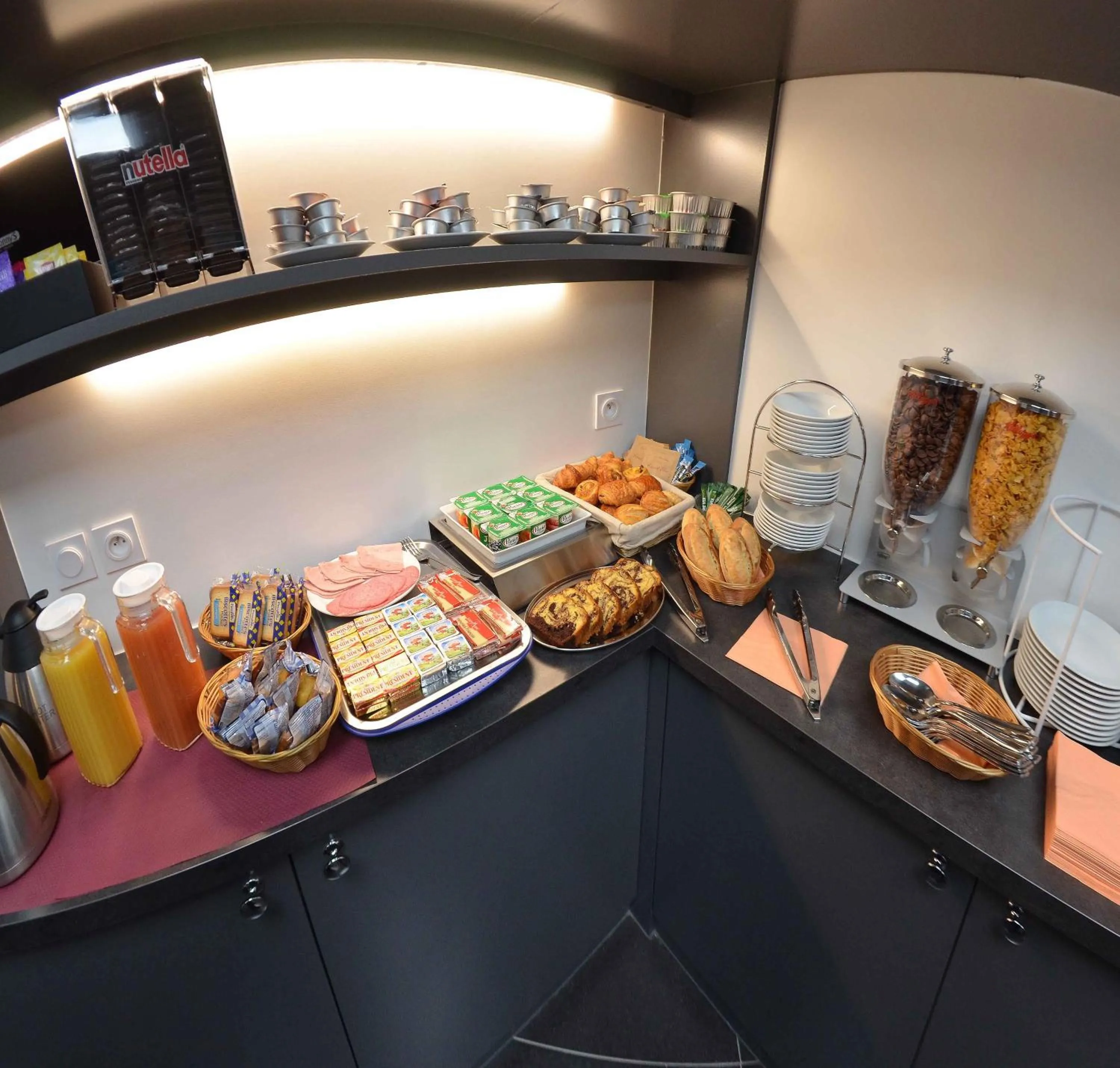 Breakfast in Ribera Eiffel