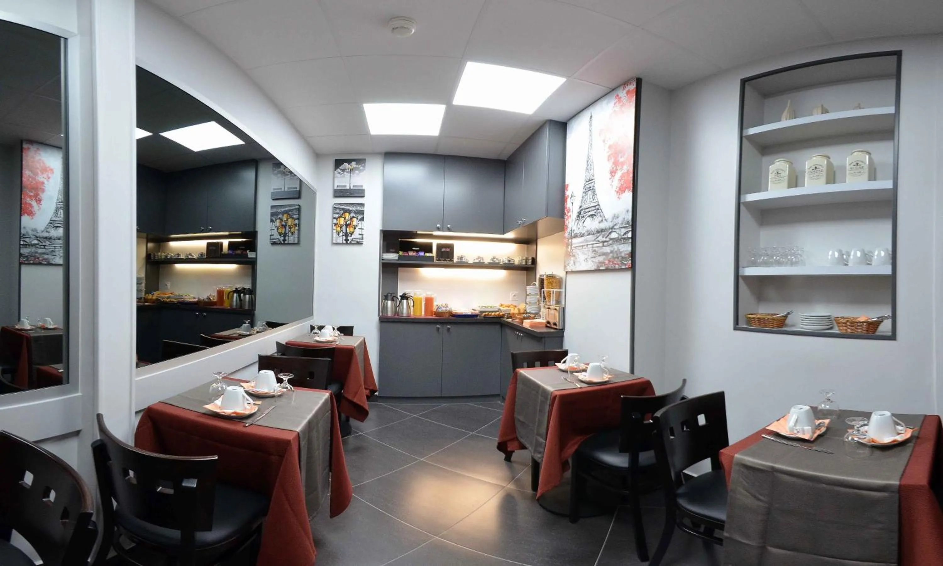 Restaurant/Places to Eat in Ribera Eiffel