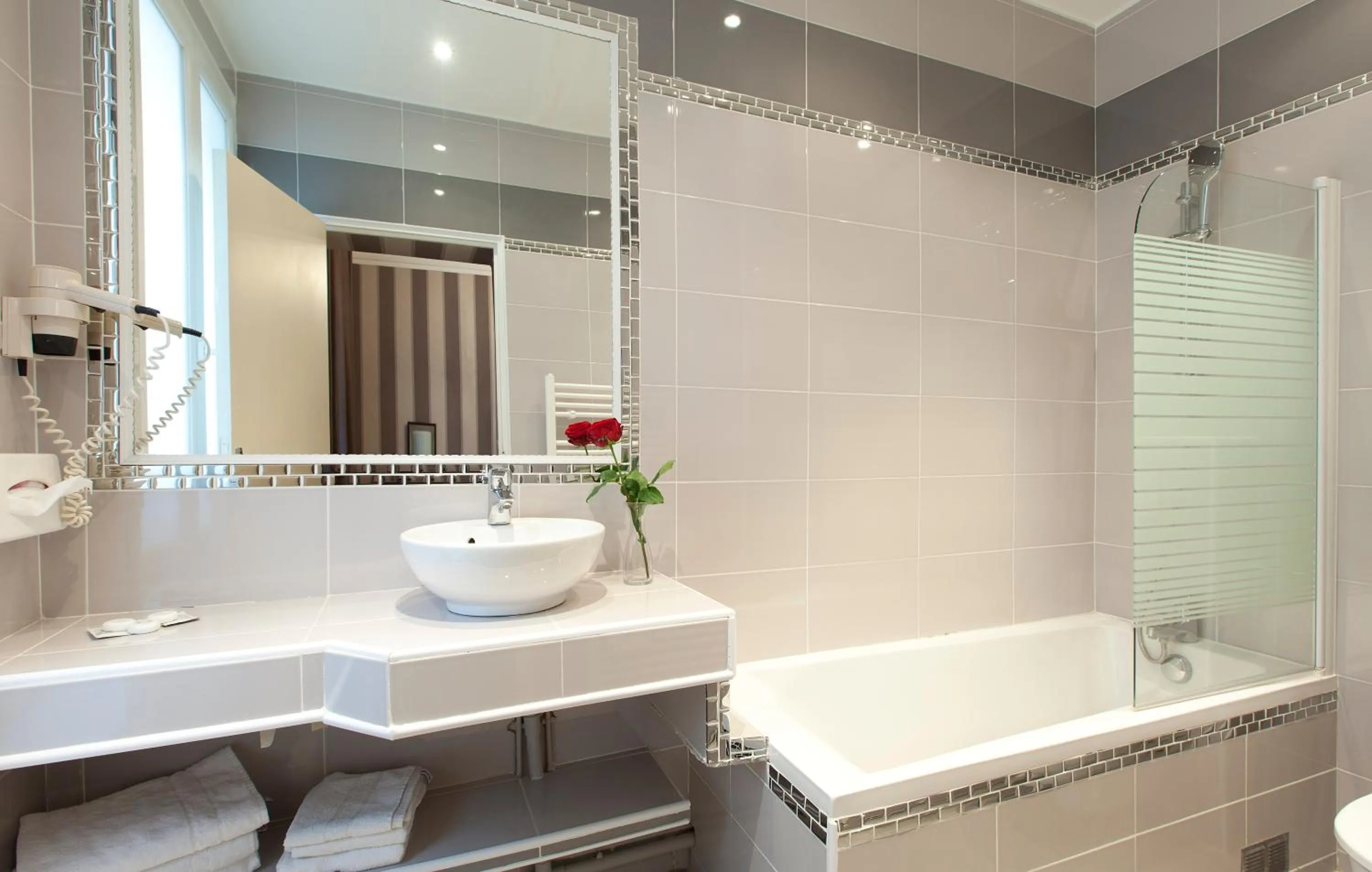 Bathroom in Ribera Eiffel