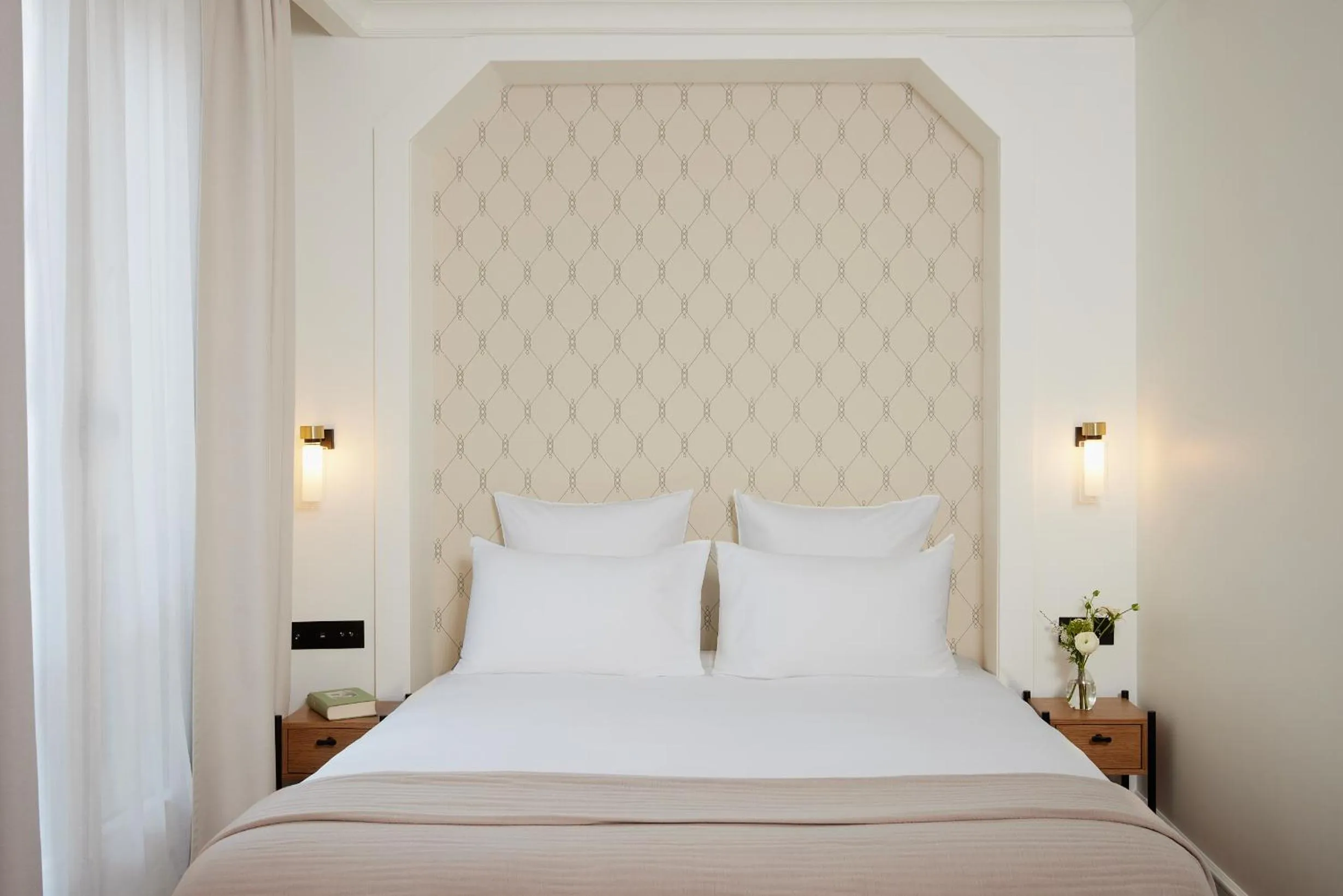 Bedroom, Bed in Hôtel Noucha