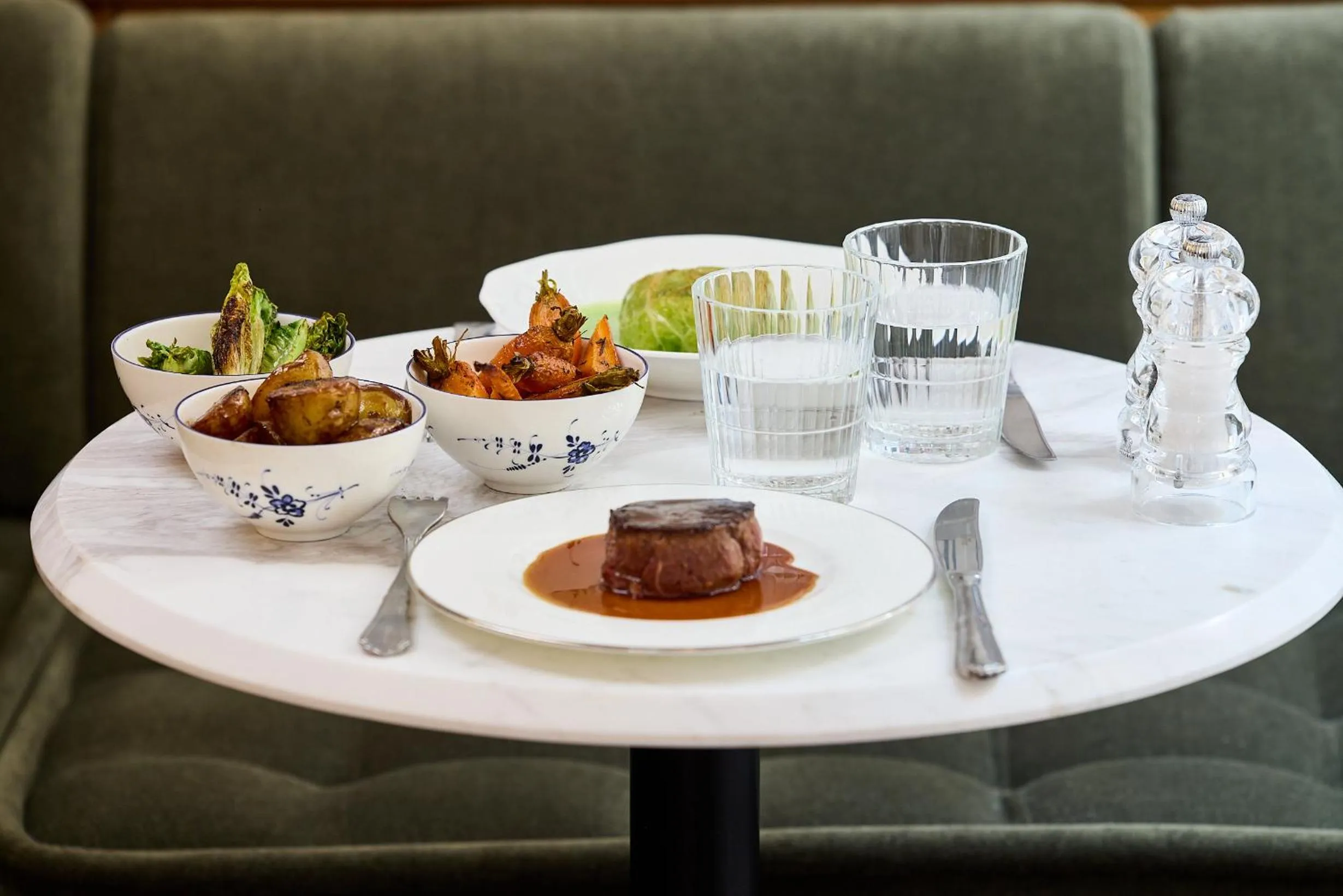 Restaurant/places to eat in Hôtel Noucha