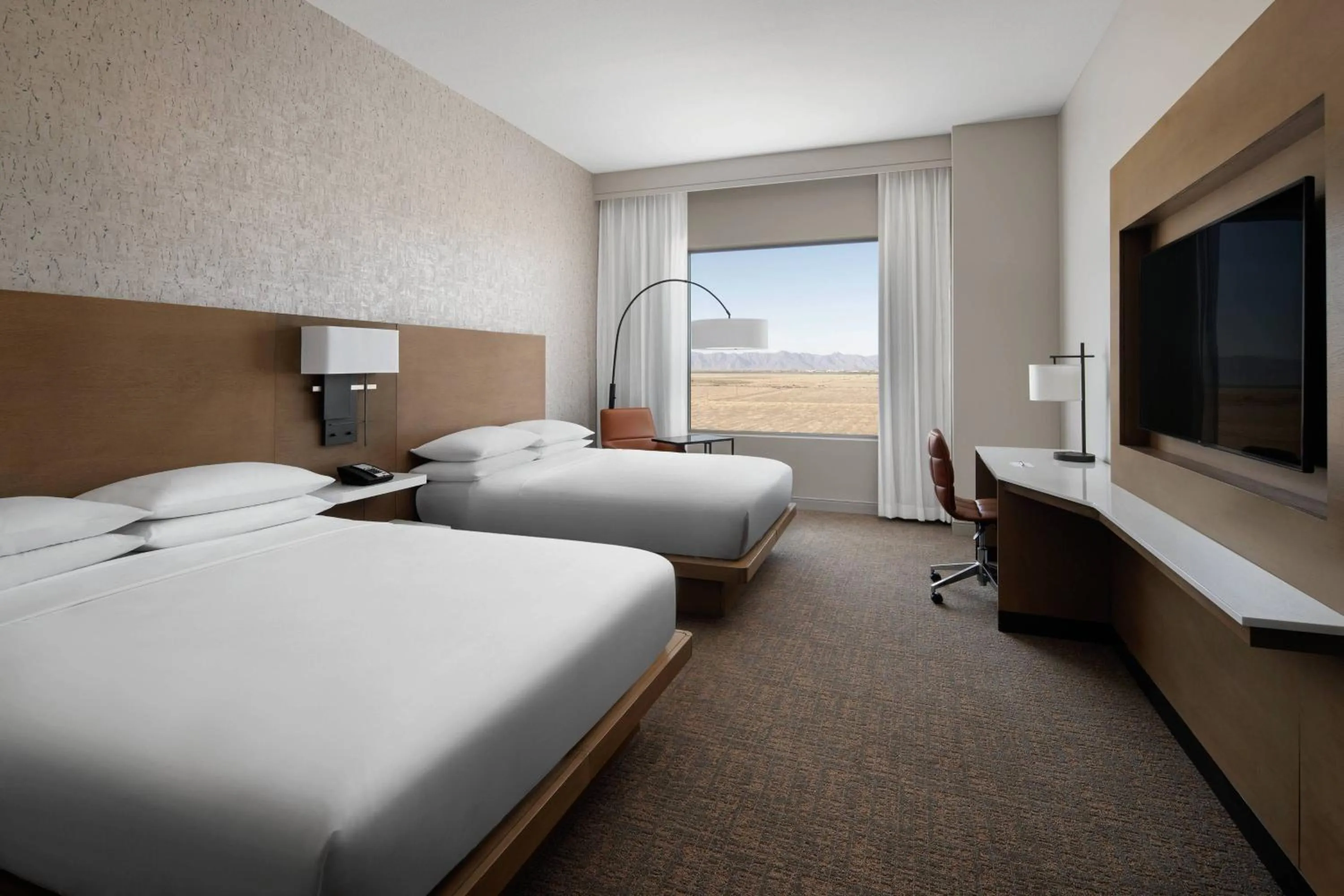 Photo of the whole room, Bed in Marriott Phoenix Chandler