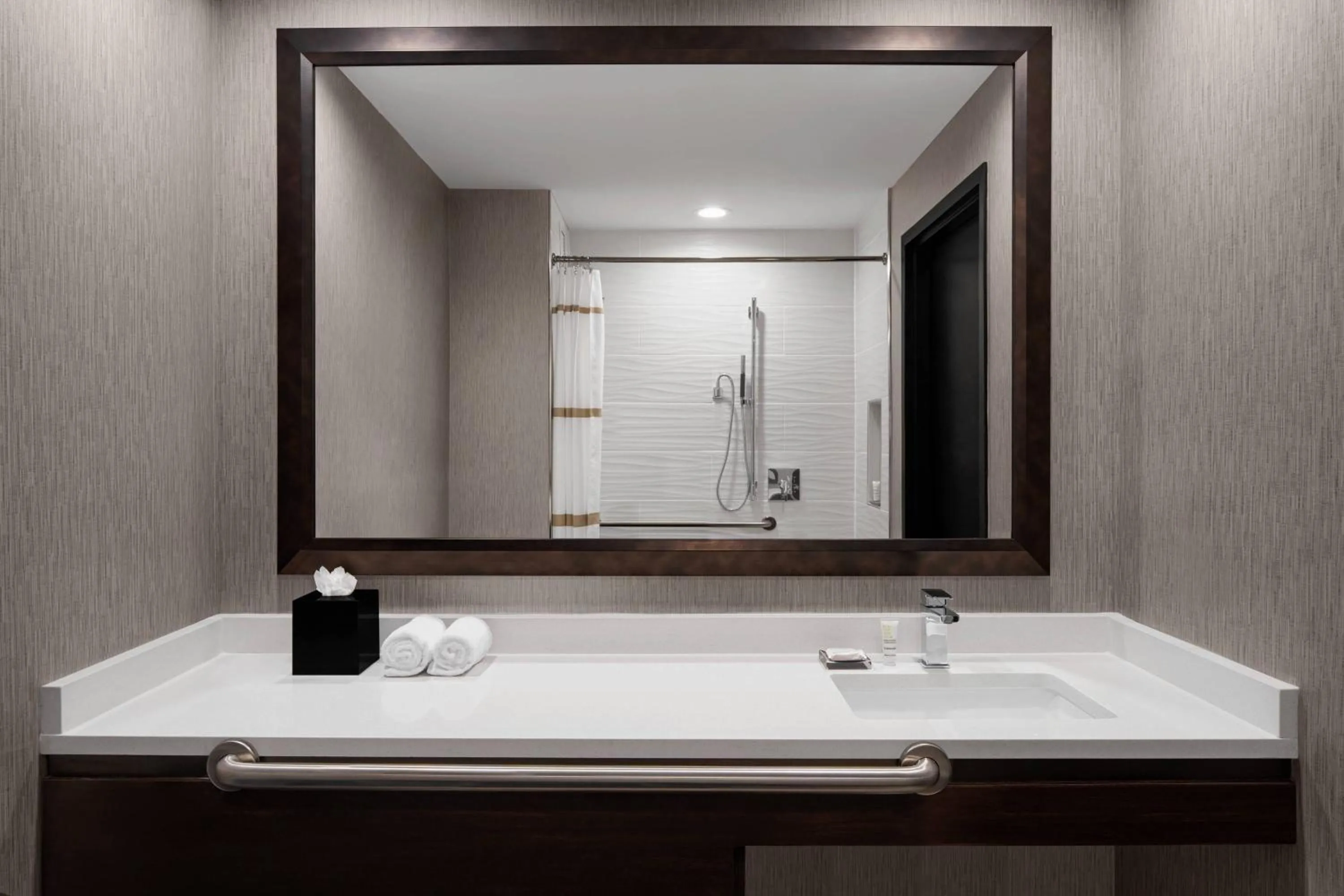 Bathroom in Marriott Phoenix Chandler