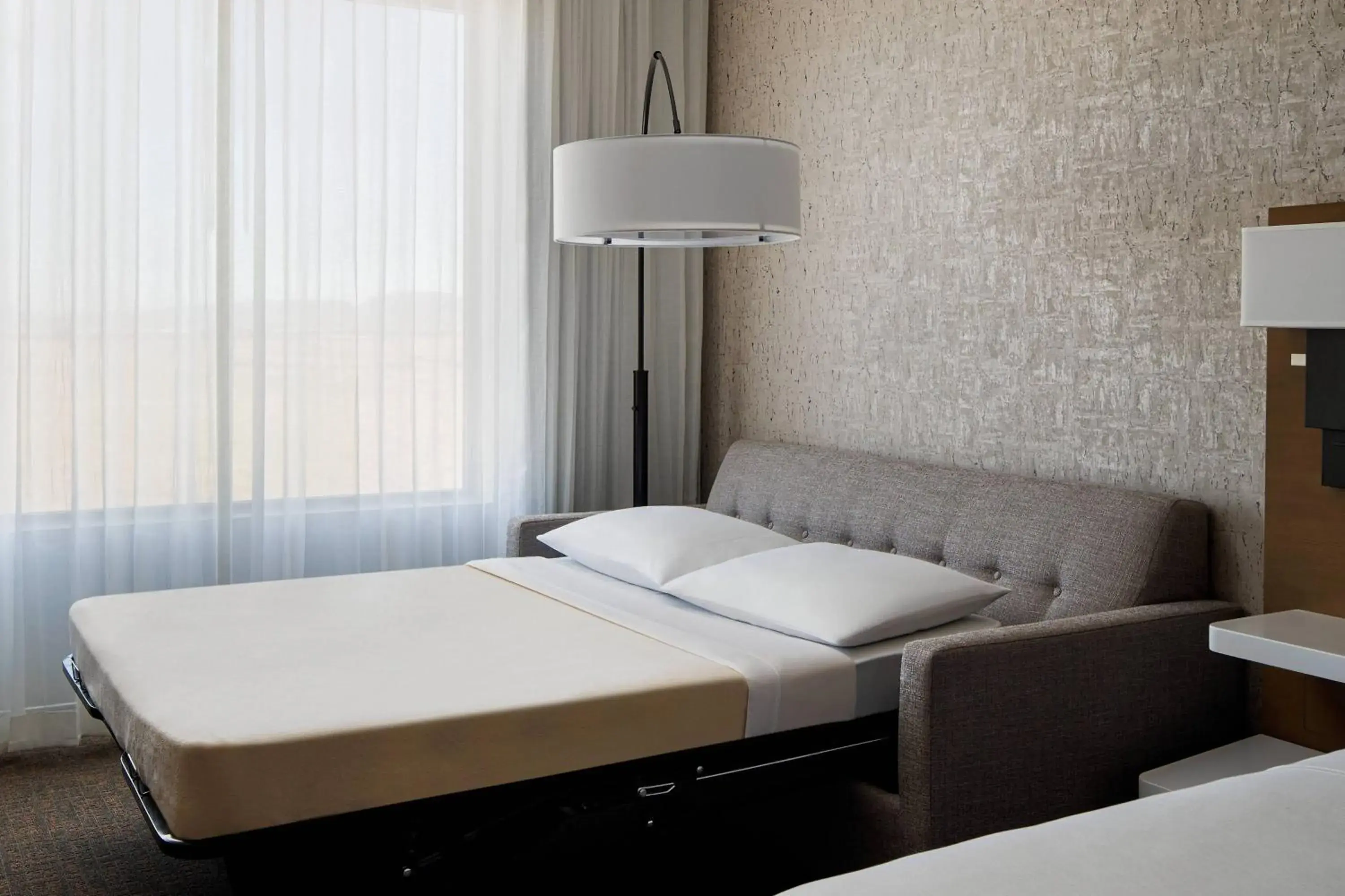 King Room with Mountain View - Hearing Accessible in Marriott Phoenix Chandler King Room with Mountain View - Hearing Accessible in Marriott Phoenix Chandler