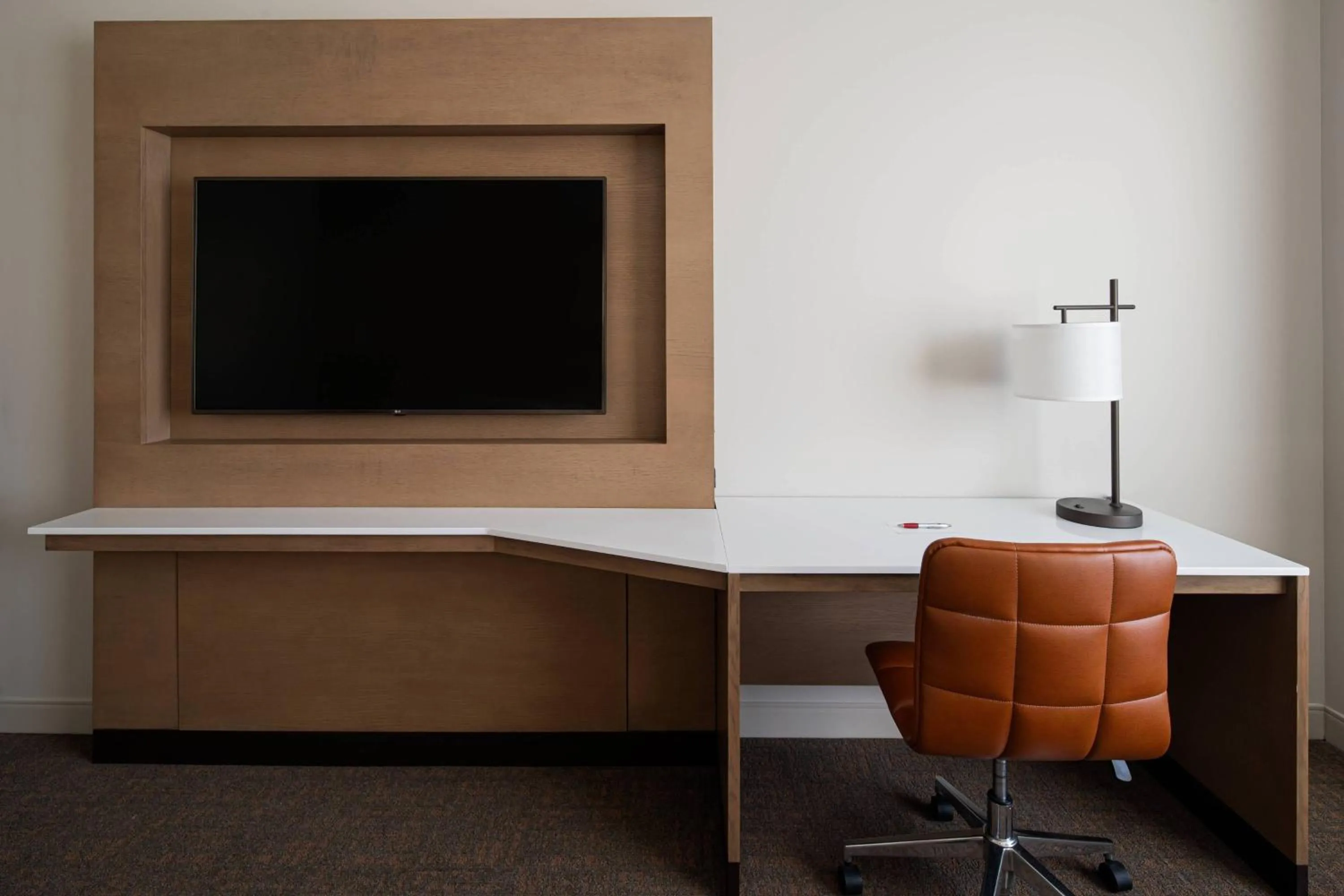 Photo of the whole room in Marriott Phoenix Chandler