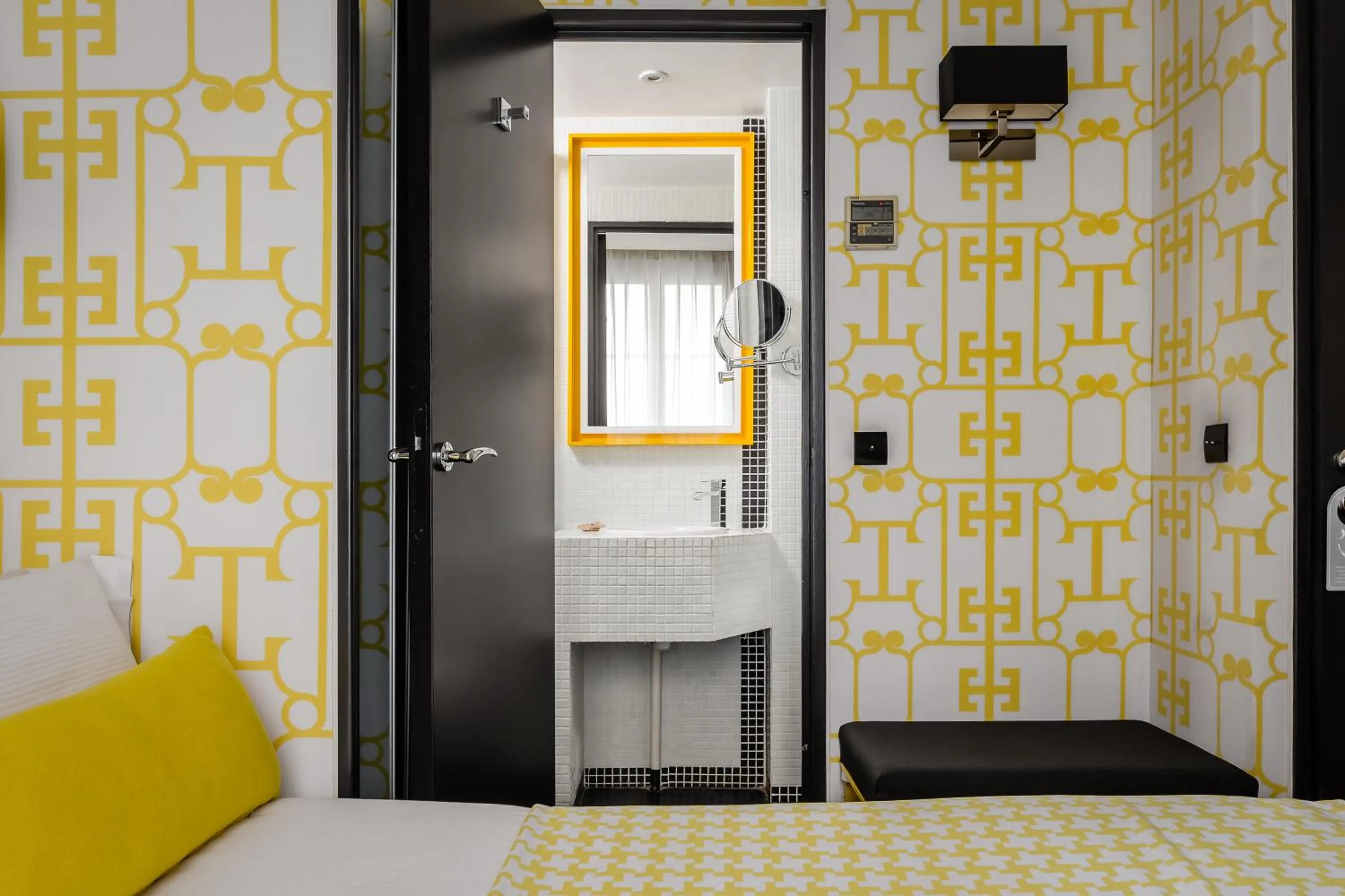 Bathroom in Monceau Elysées