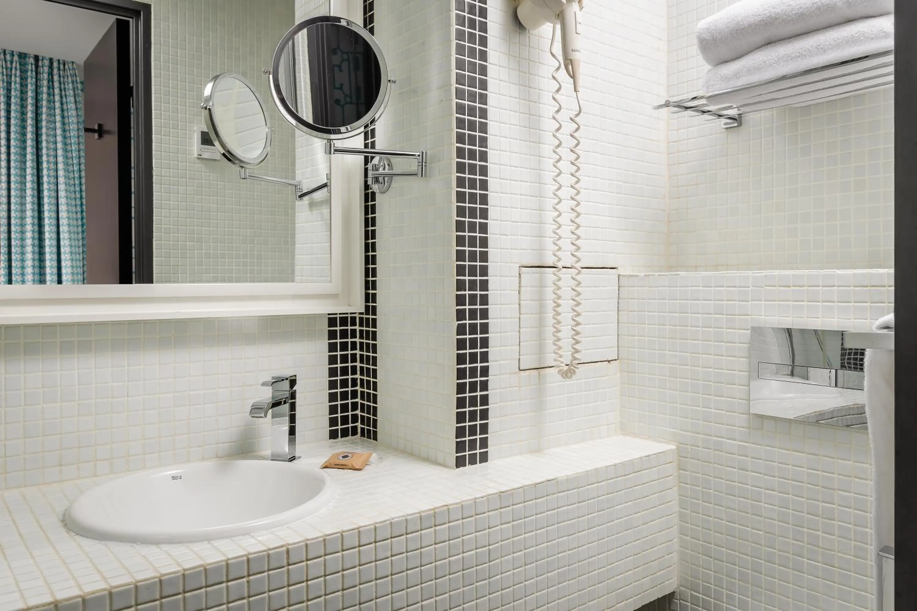 Bathroom in Monceau Elysées