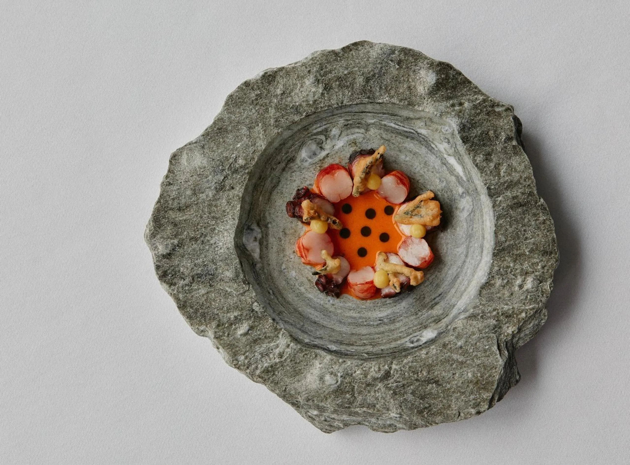 Restaurant/places to eat in 7132 Hotel