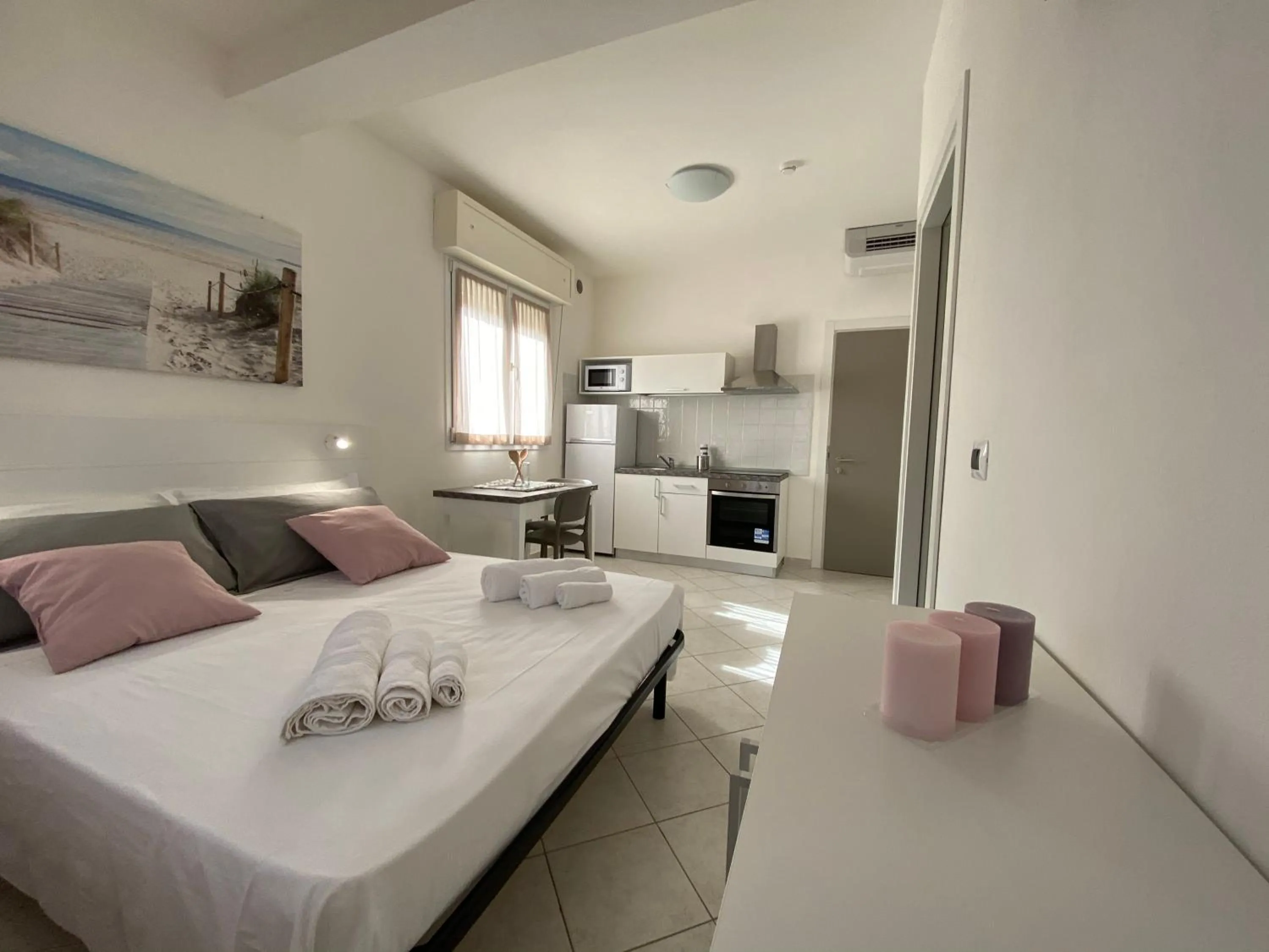 Photo of the whole room, Bed in Rimini Bay Suites&Residence