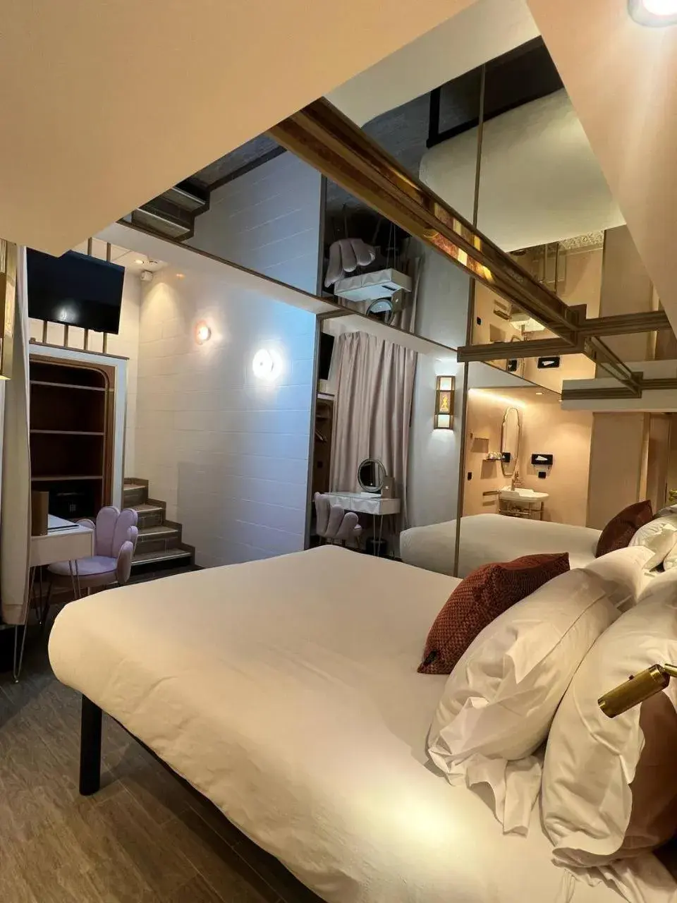 Double Room - Building 2 in Hotel Du Cadran Double Room - Building 2 in Hotel Du Cadran