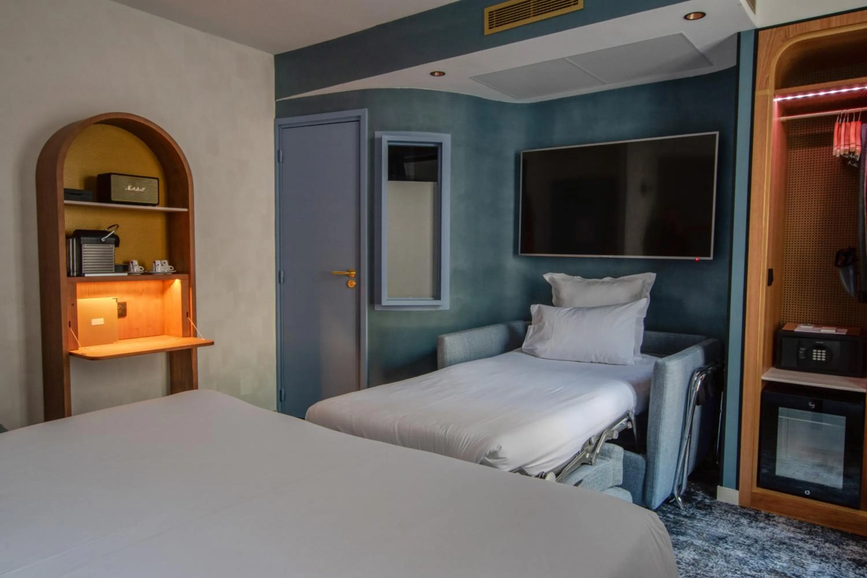 Bed in Hotel Du Cadran