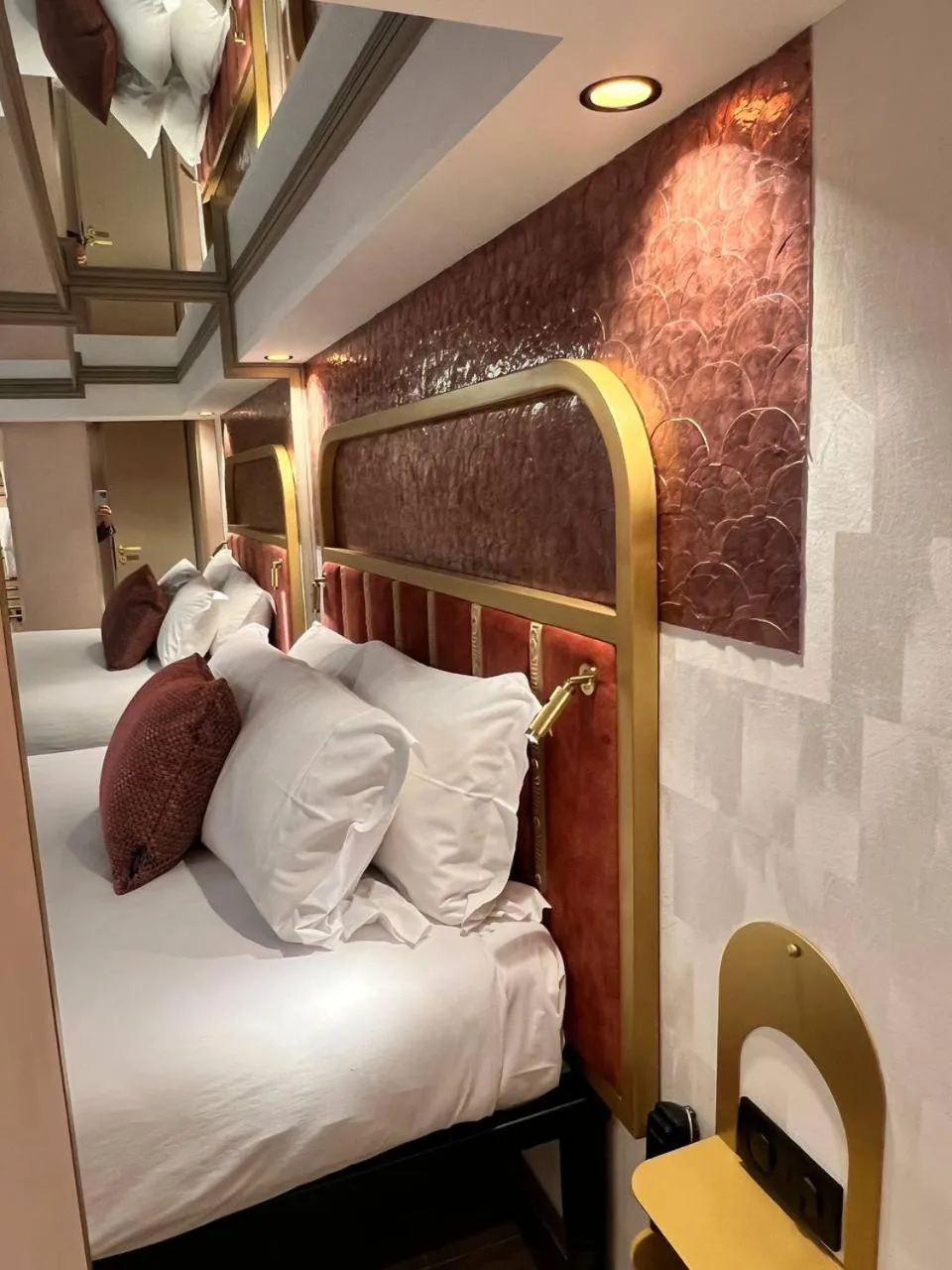 Bed in Hotel Du Cadran