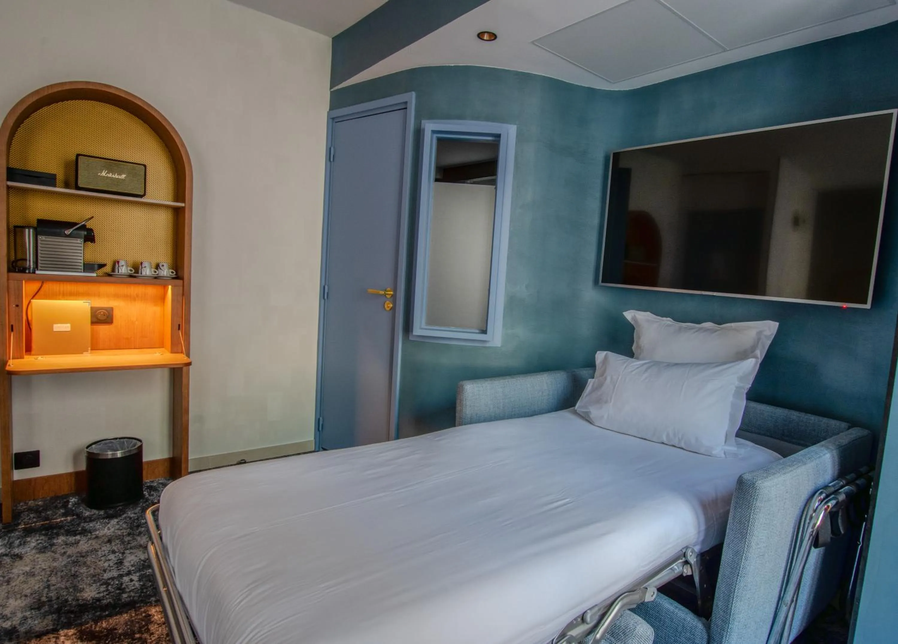 Bed in Hotel Du Cadran