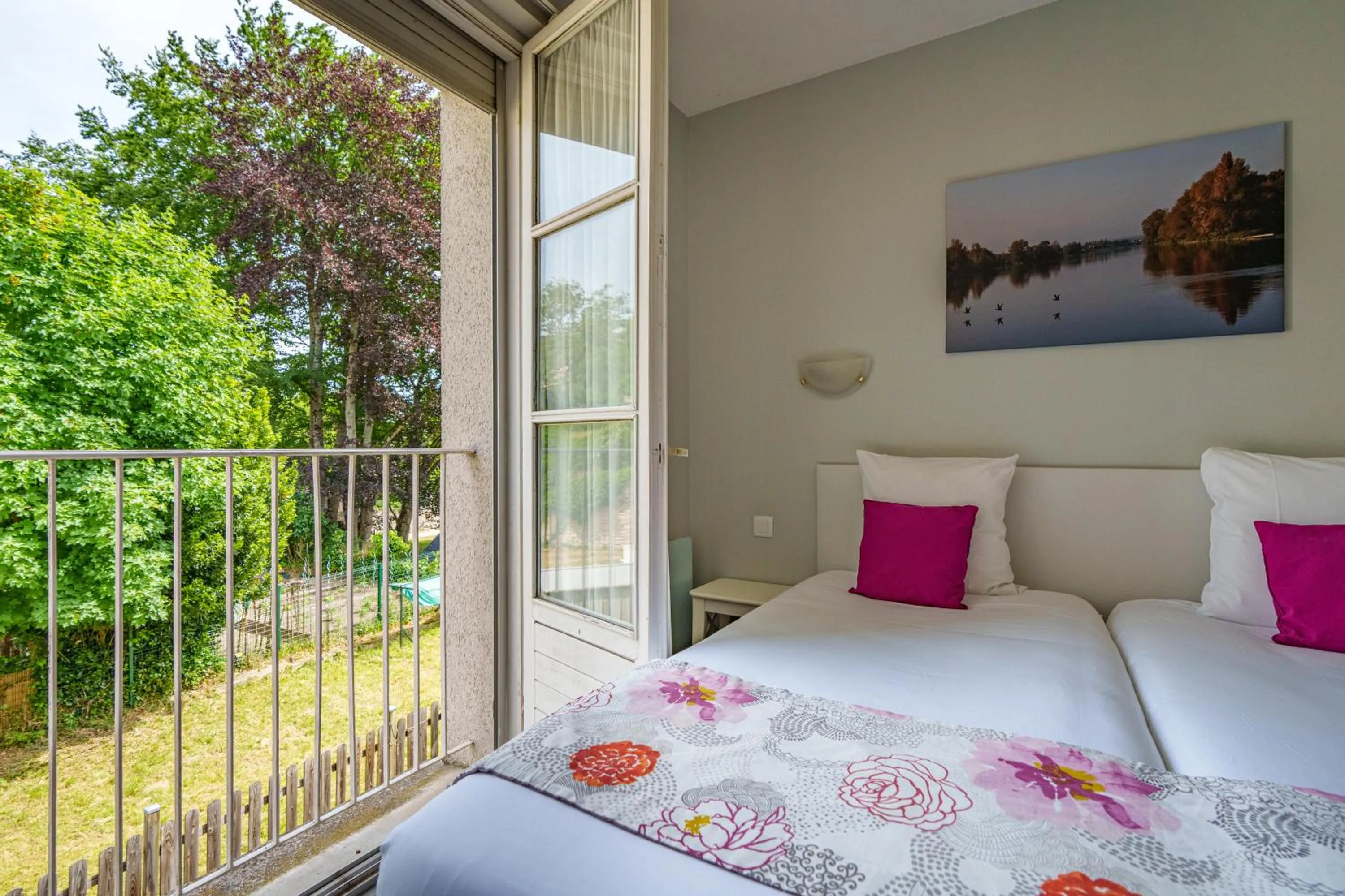 Bed in Hotel Val De Loire