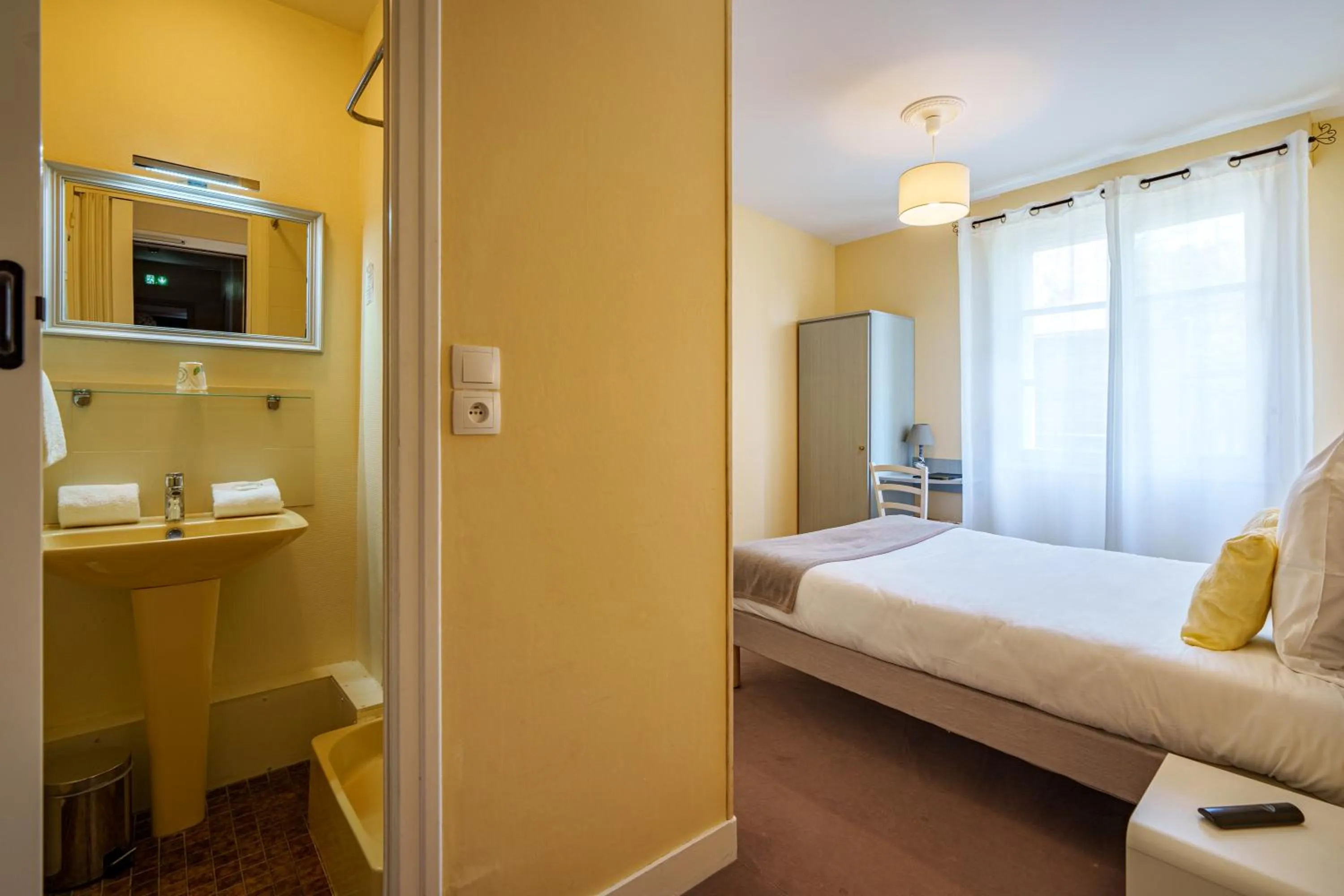 Bed in Hotel Val De Loire