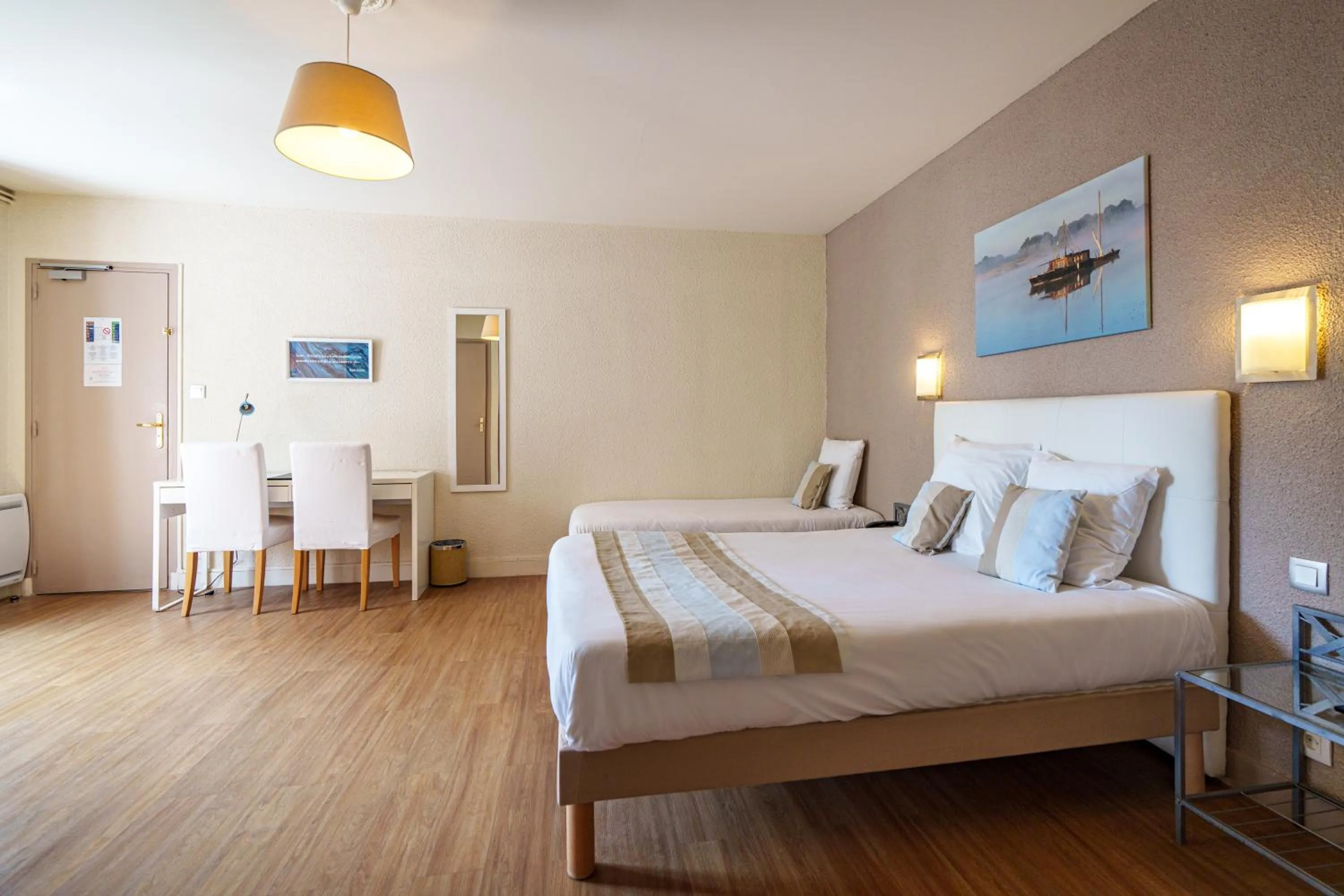 Bed in Hotel Val De Loire