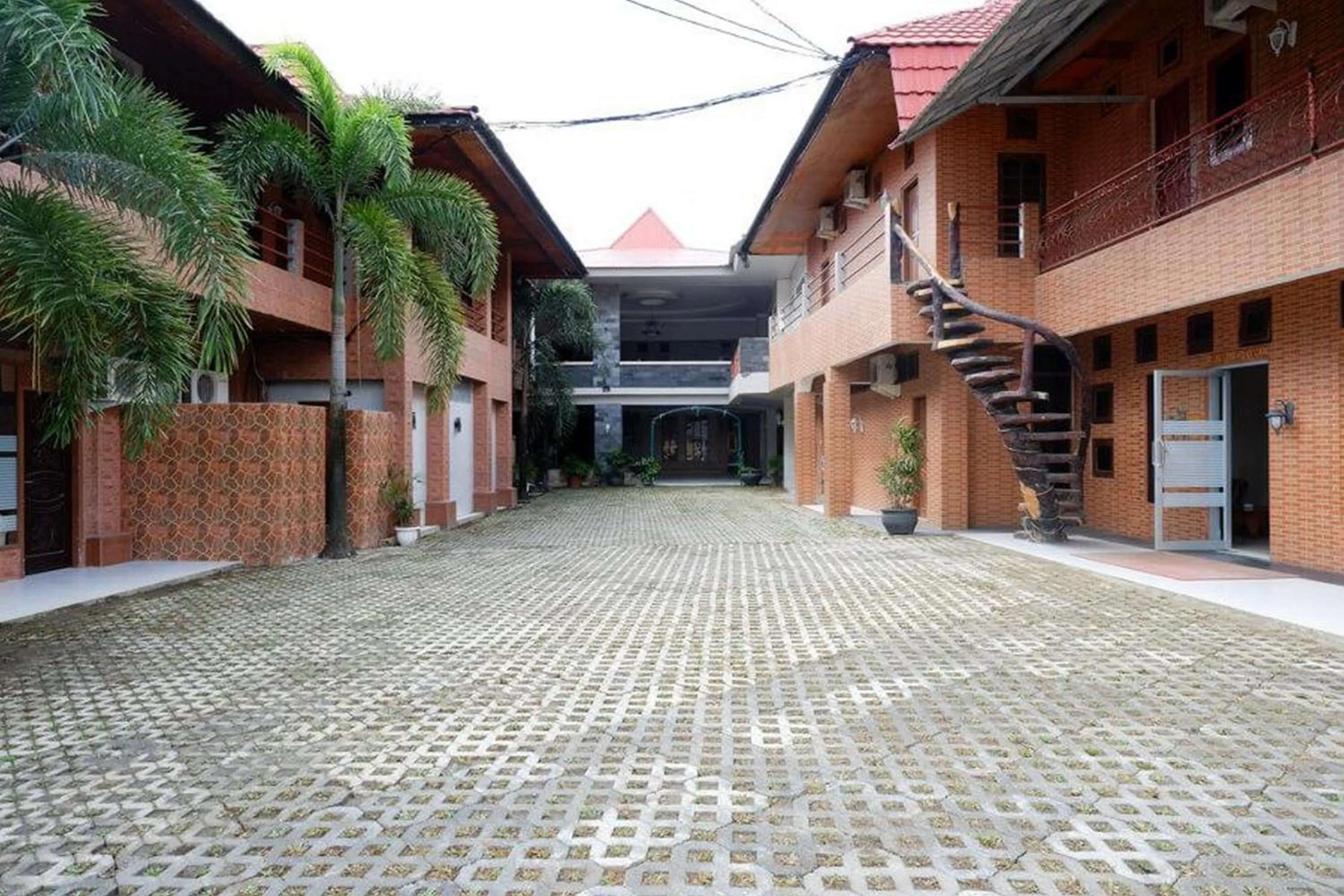 Property building in RedDoorz Plus at Hotel Srikandi Kendari