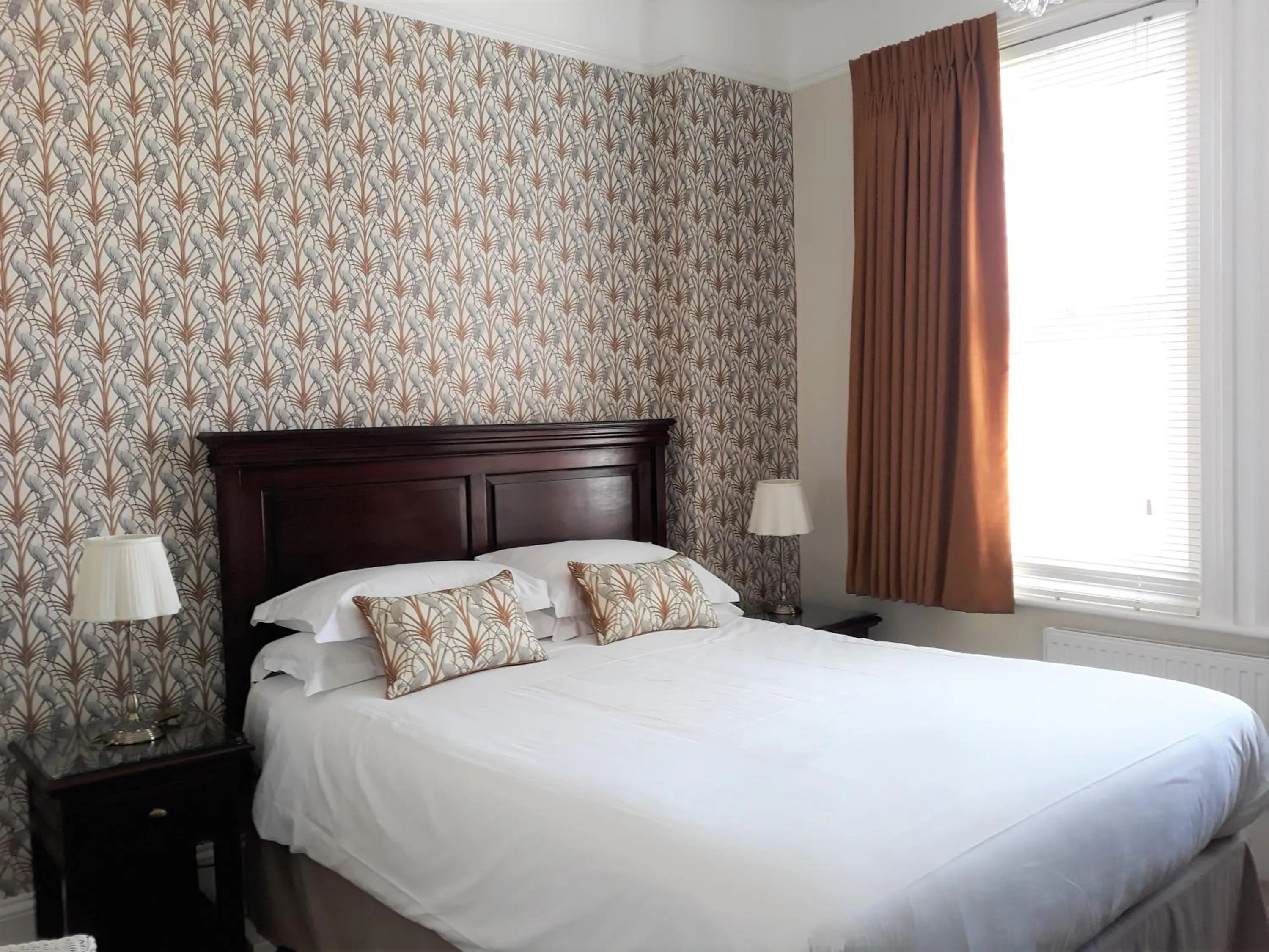 Bedroom, Bed in Breakers Bed and Breakfast