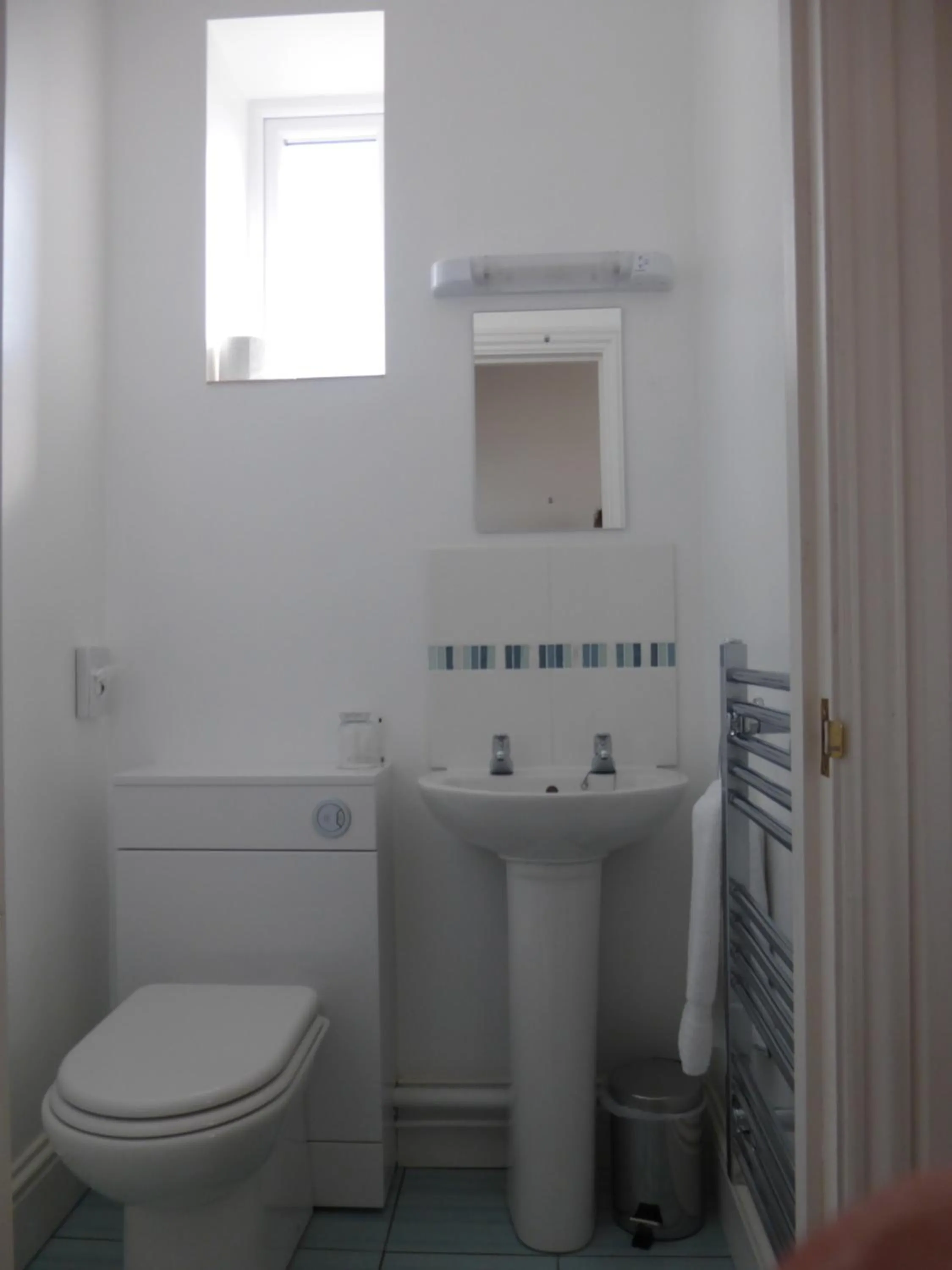 Bathroom in Breakers Bed and Breakfast