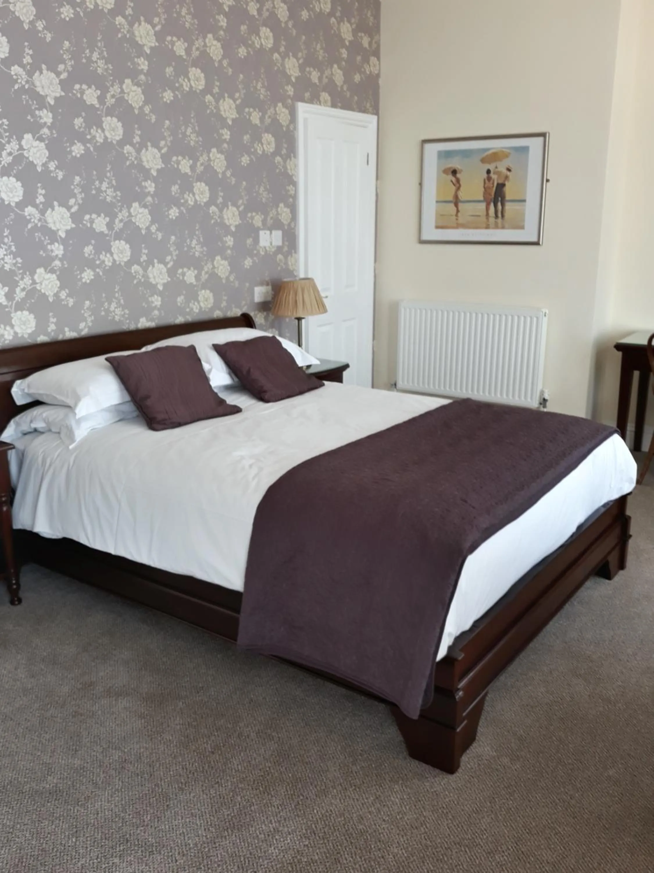 Photo of the whole room, Bed in Breakers Bed and Breakfast