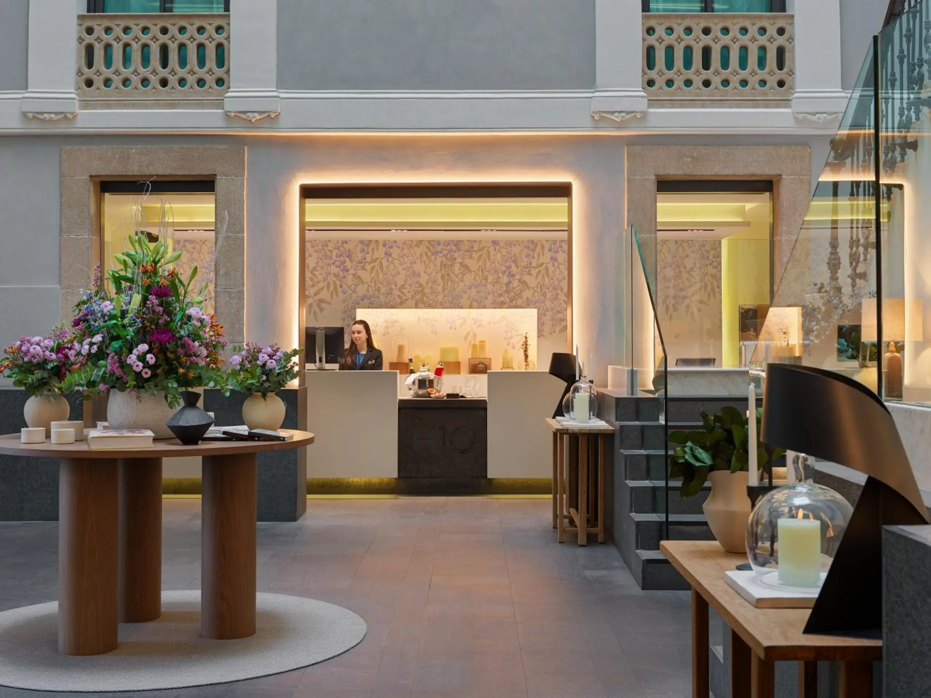 Lobby or reception in H10 Urquinaona Plaza Lobby or reception in H10 Urquinaona Plaza