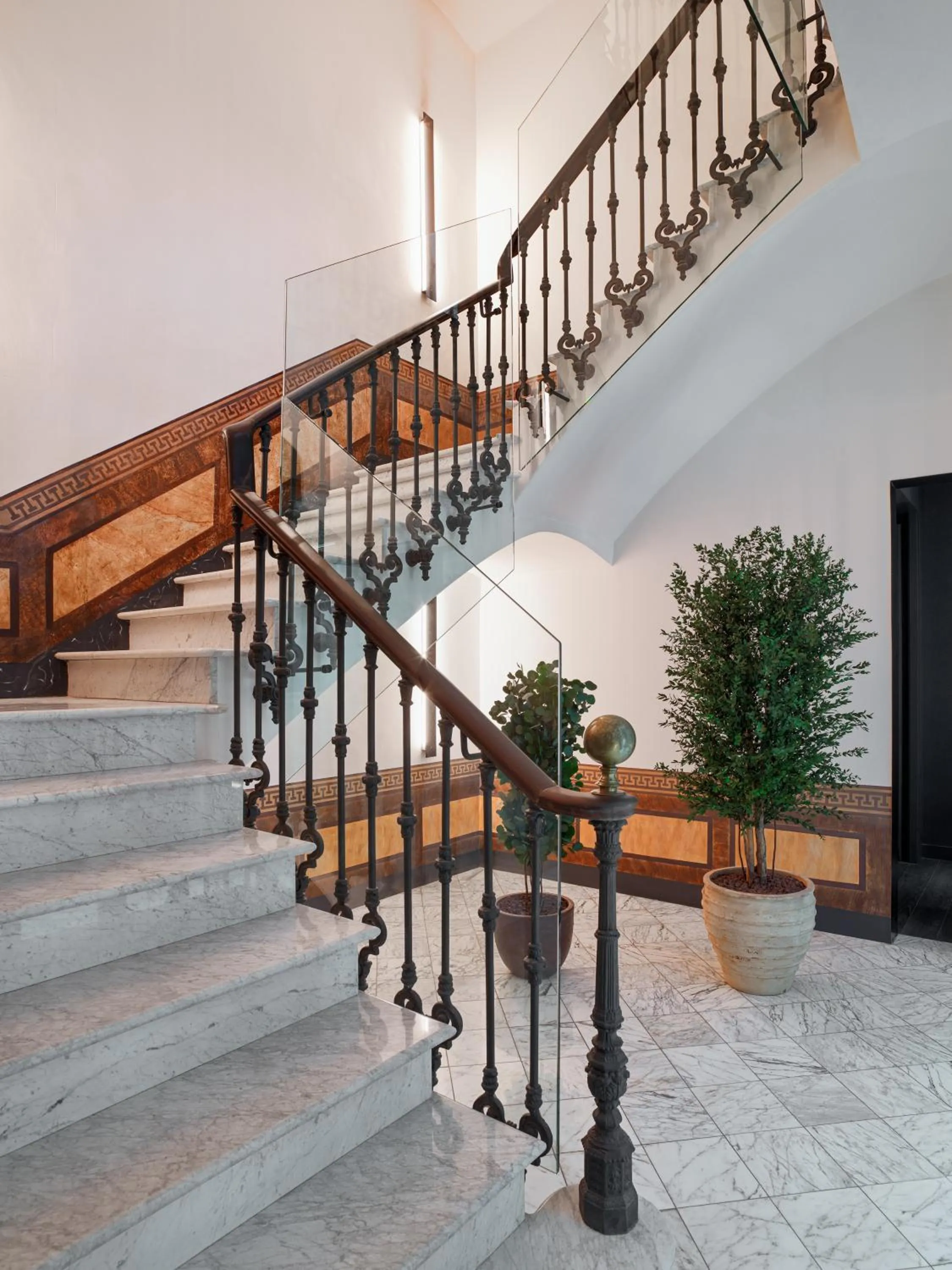 Lobby or reception in H10 Urquinaona Plaza