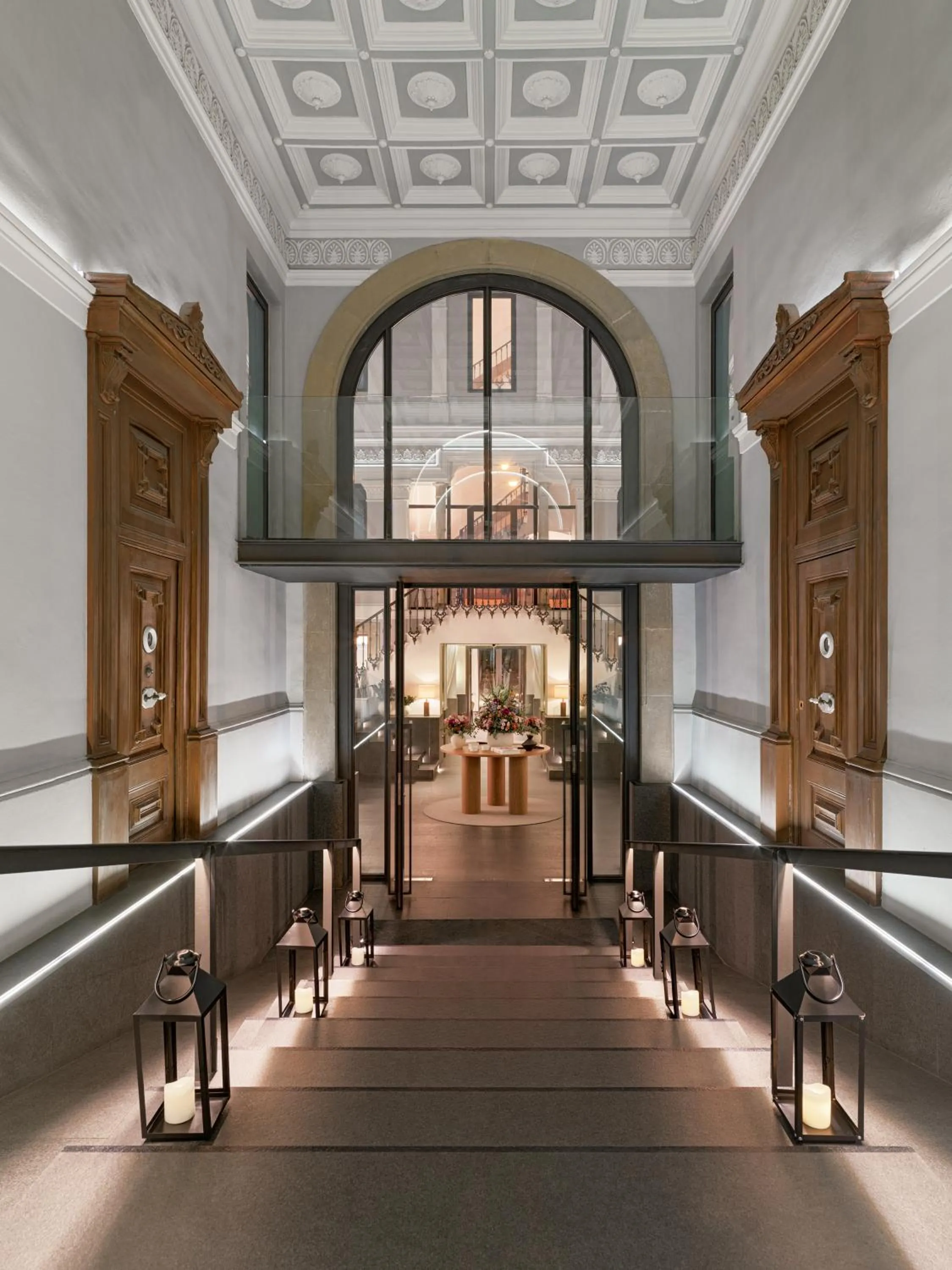 Facade/entrance in H10 Urquinaona Plaza