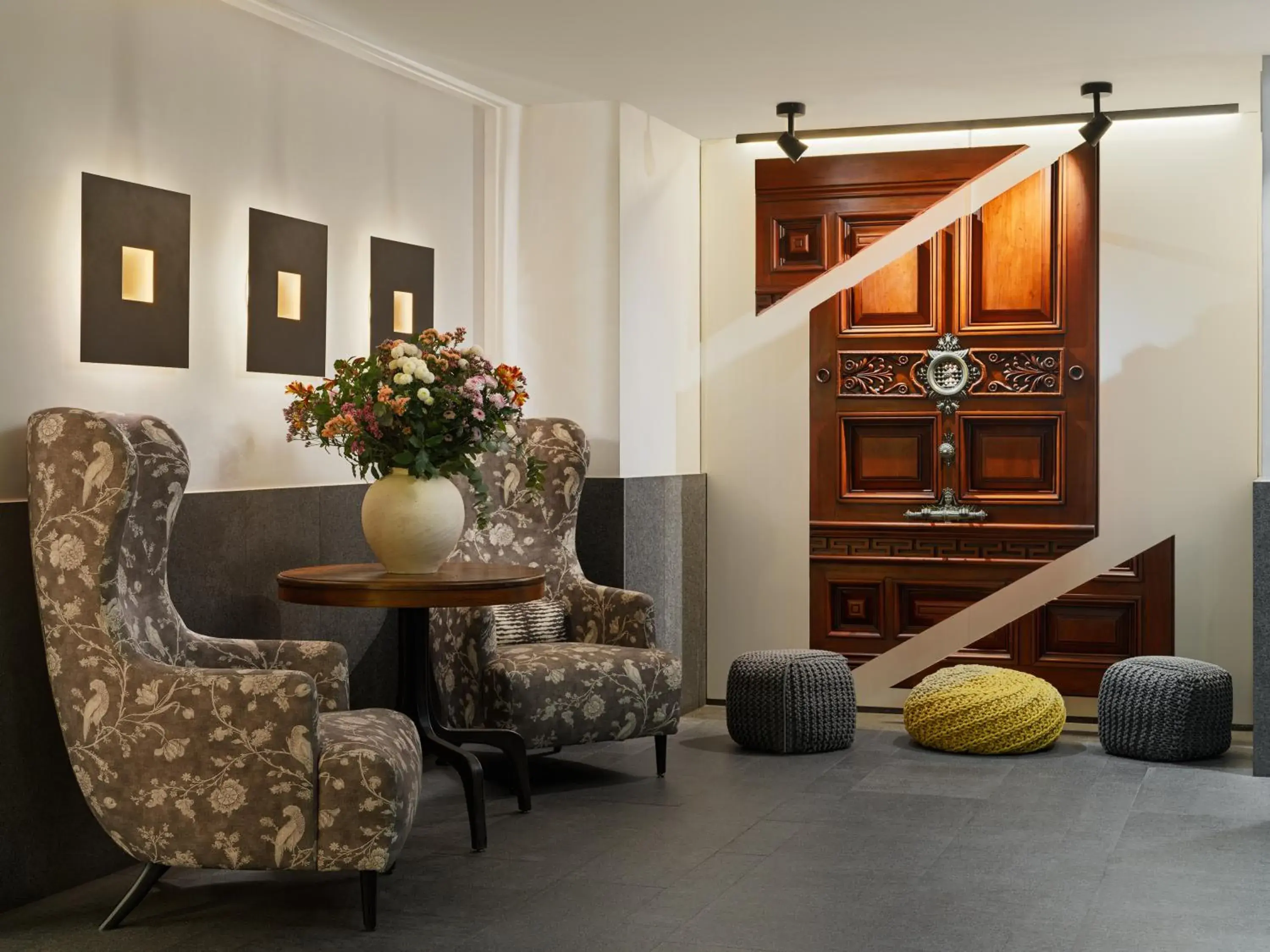 Lobby or reception in H10 Urquinaona Plaza Lobby or reception in H10 Urquinaona Plaza