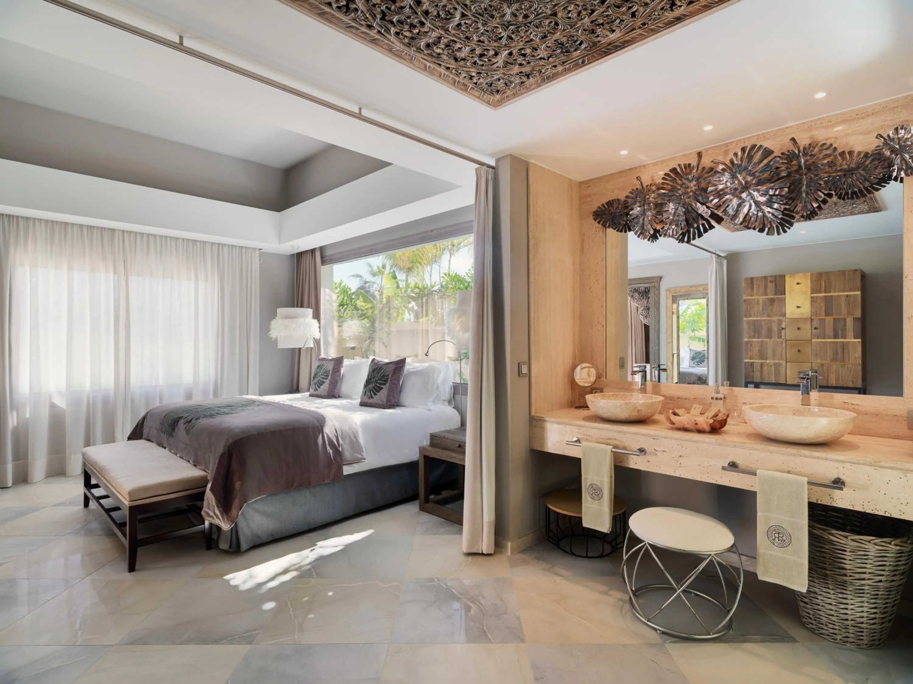 Bathroom, Bed in Royal River, Luxury Hotel - Adults Only