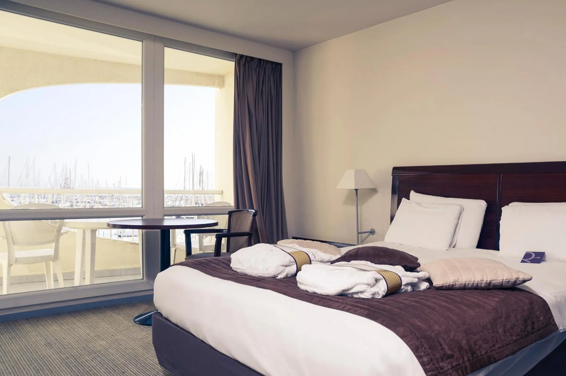 Bedroom, Bed in Mercure Port La Grande Motte