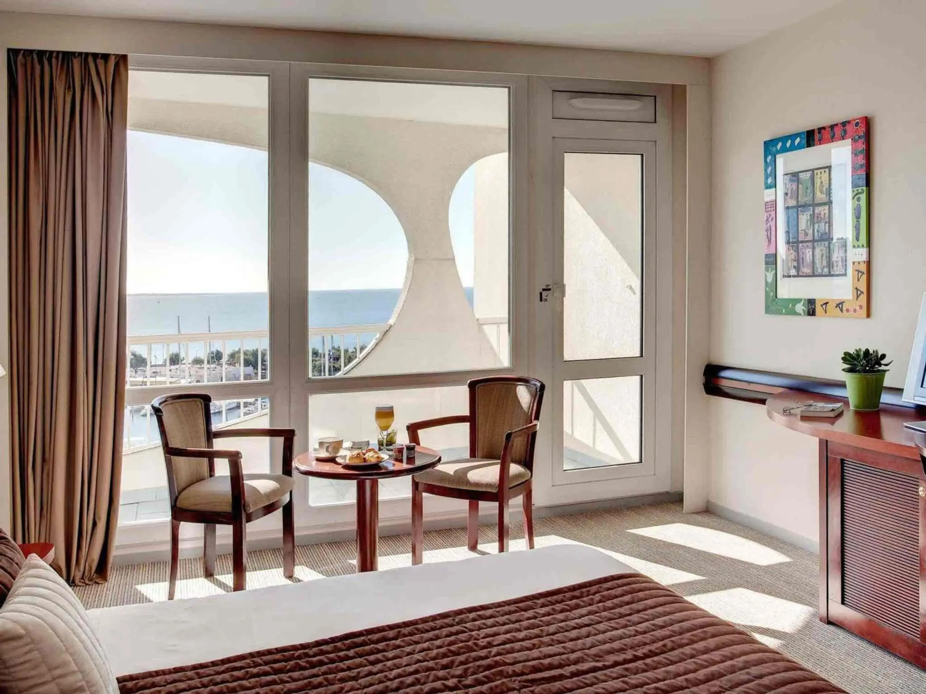 Classic Twin Room with Harbor View in Mercure Port La Grande Motte Classic Twin Room with Harbor View in Mercure Port La Grande Motte