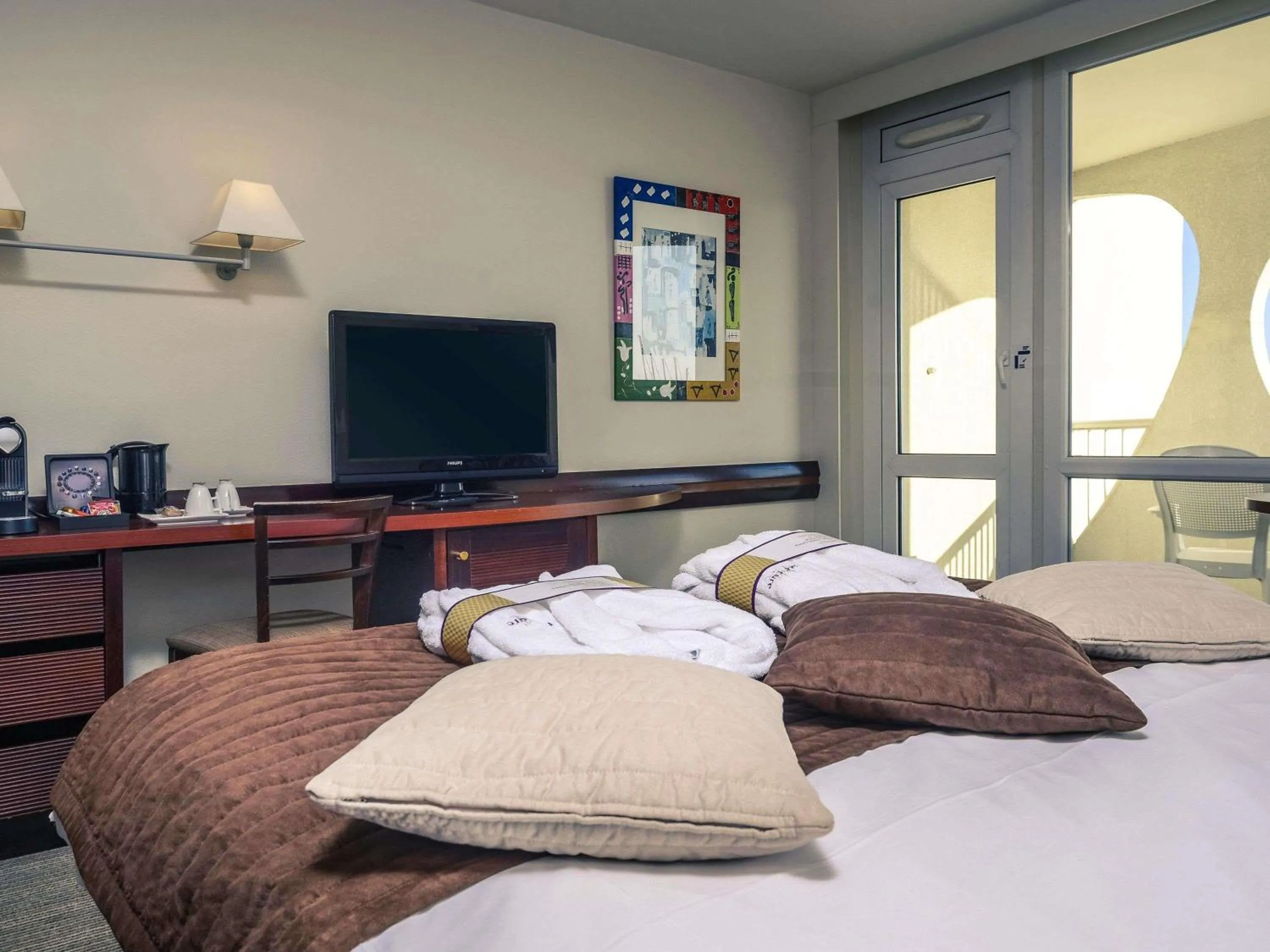 Bedroom, Bed in Mercure Port La Grande Motte