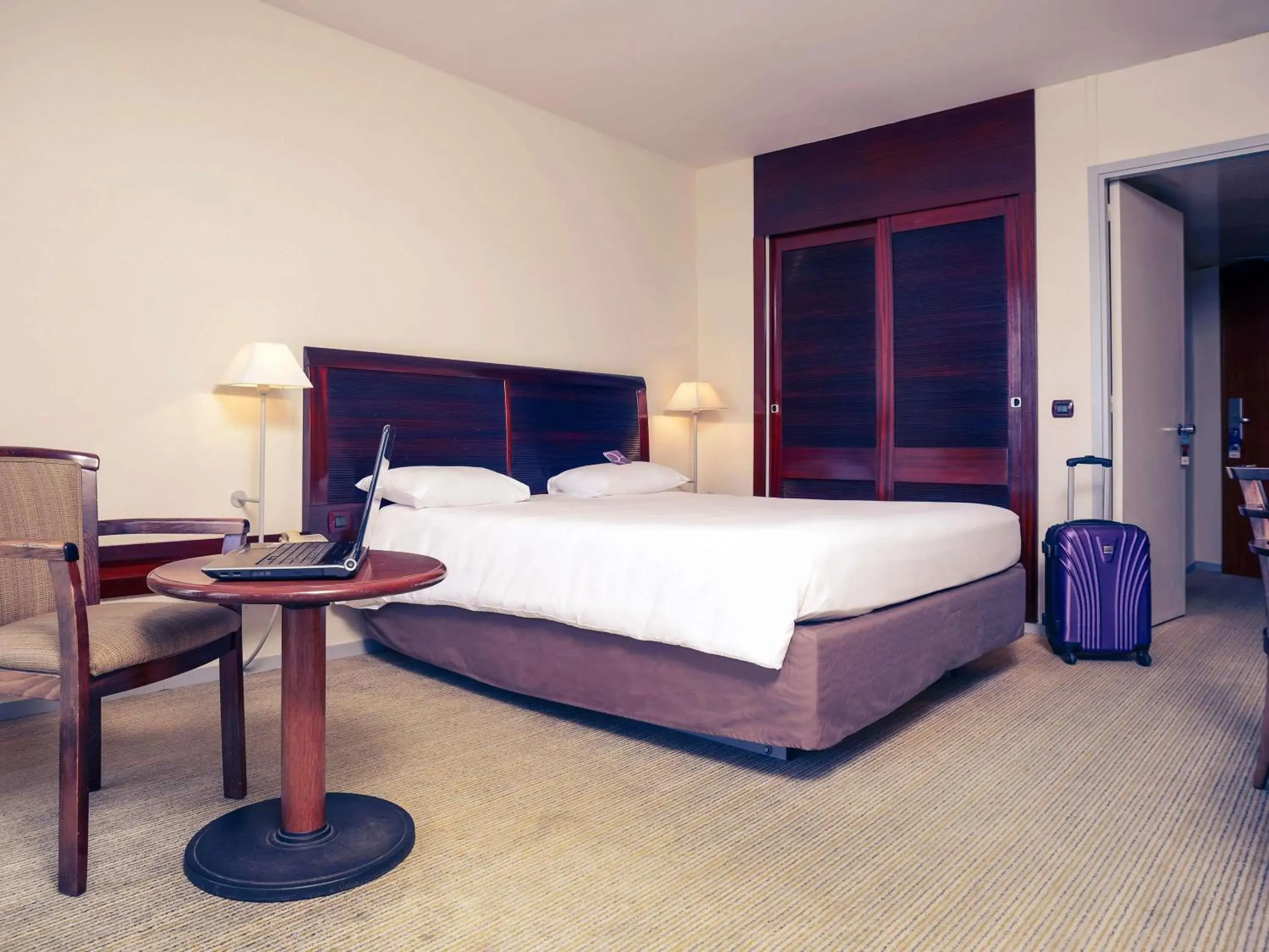 Bedroom, Bed in Mercure Port La Grande Motte Bedroom, Bed in Mercure Port La Grande Motte