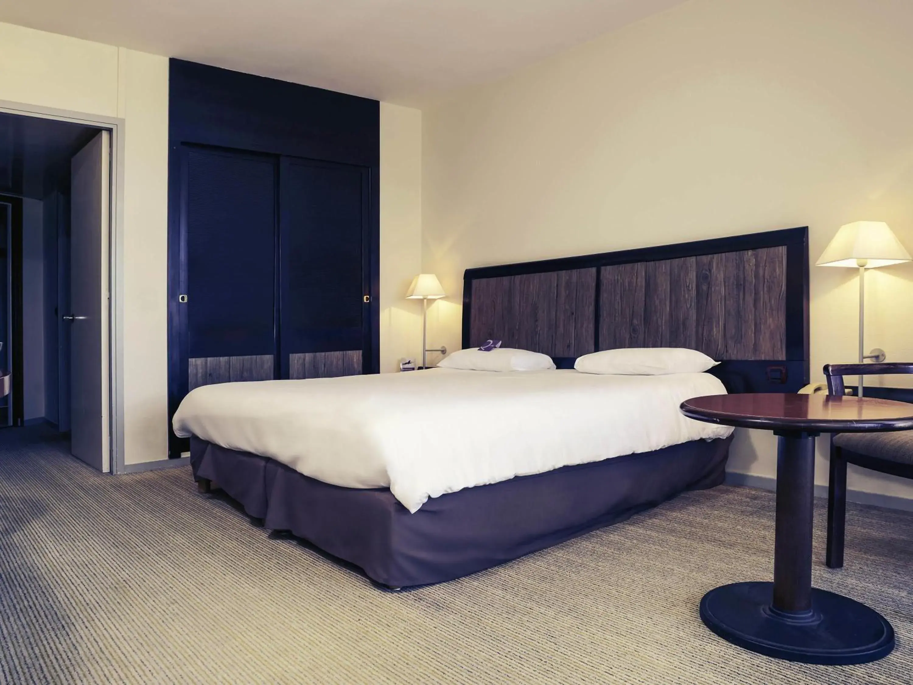 Classic Double Room with Harbor View in Mercure Port La Grande Motte Classic Double Room with Harbor View in Mercure Port La Grande Motte