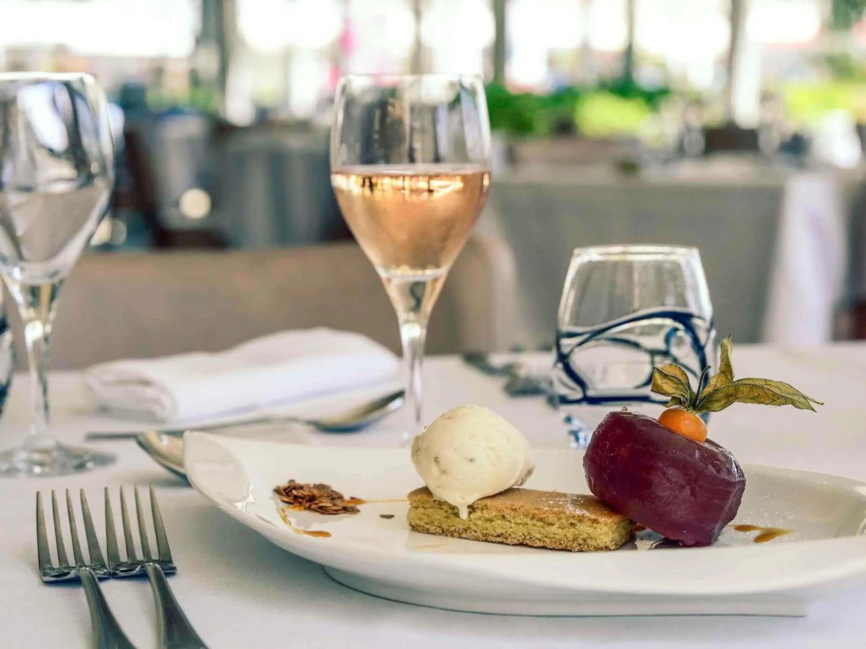 Restaurant/places to eat in Mercure Port La Grande Motte Restaurant/places to eat in Mercure Port La Grande Motte