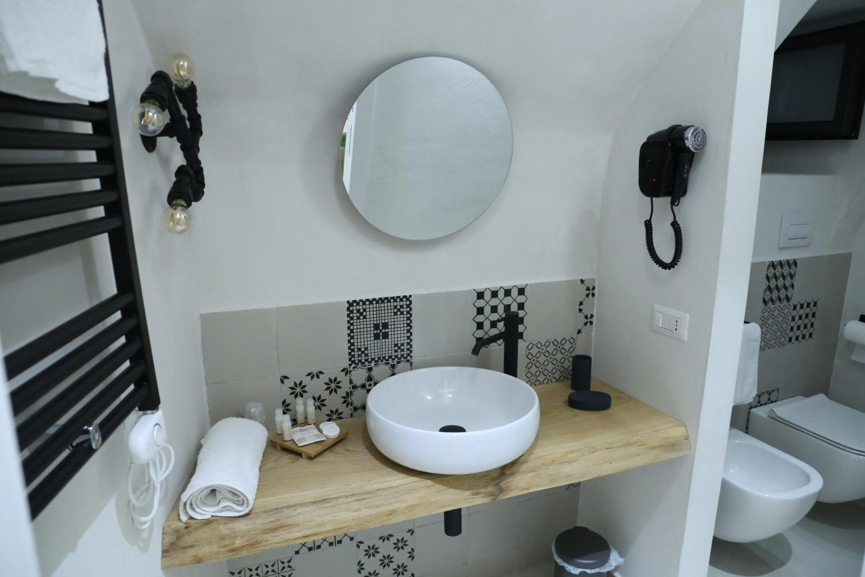 Bathroom in Locus Pendinelli Trani
