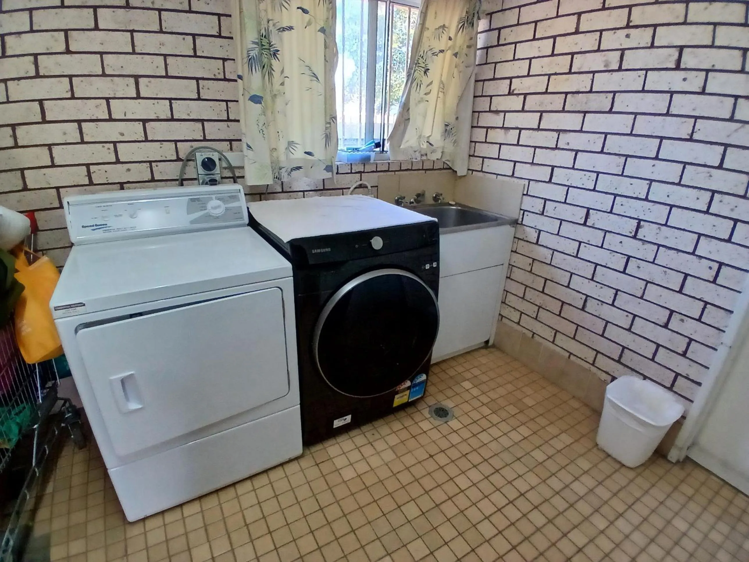 laundry in Alfa motel