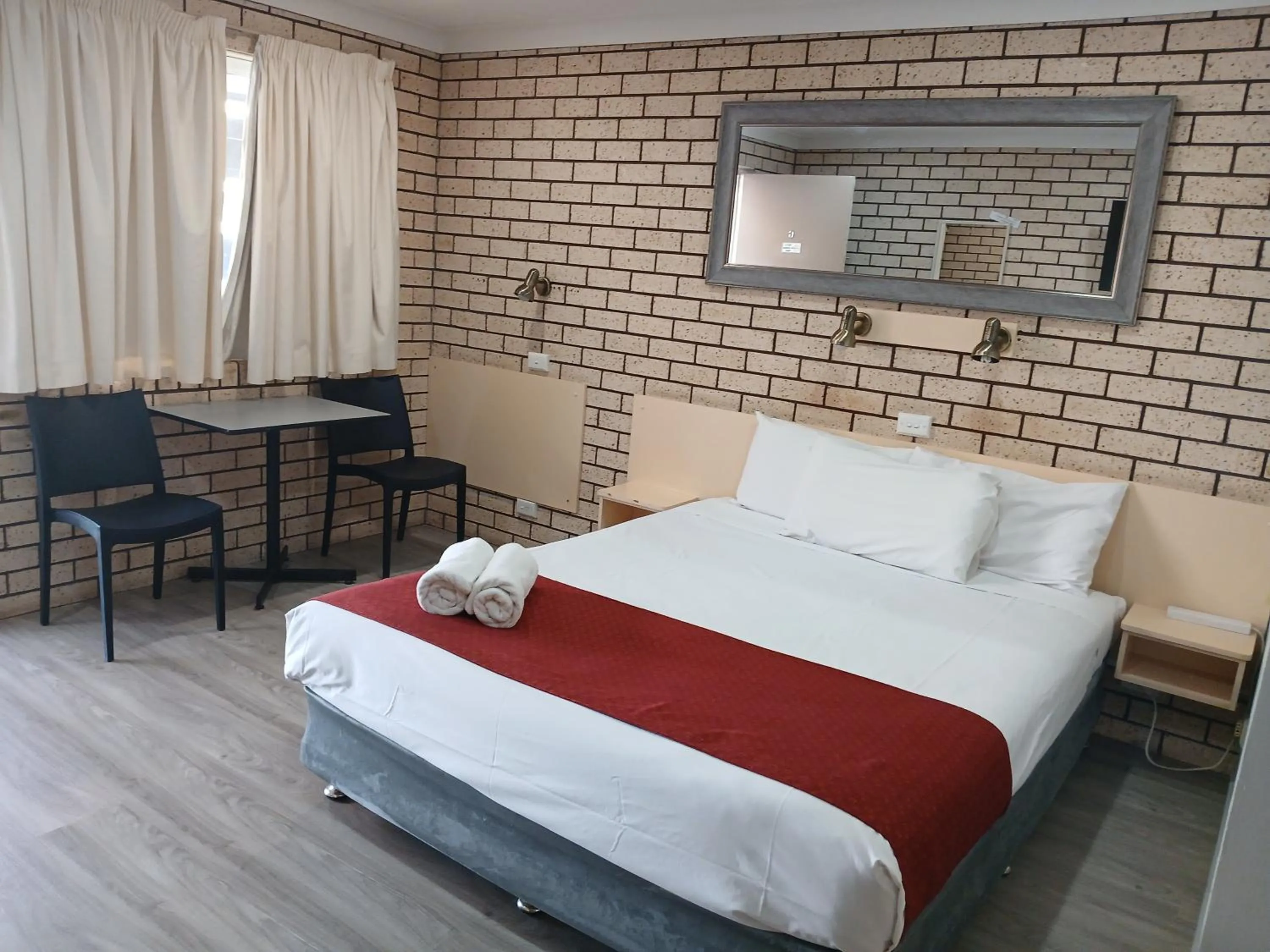 Bedroom, Bed in Alfa motel