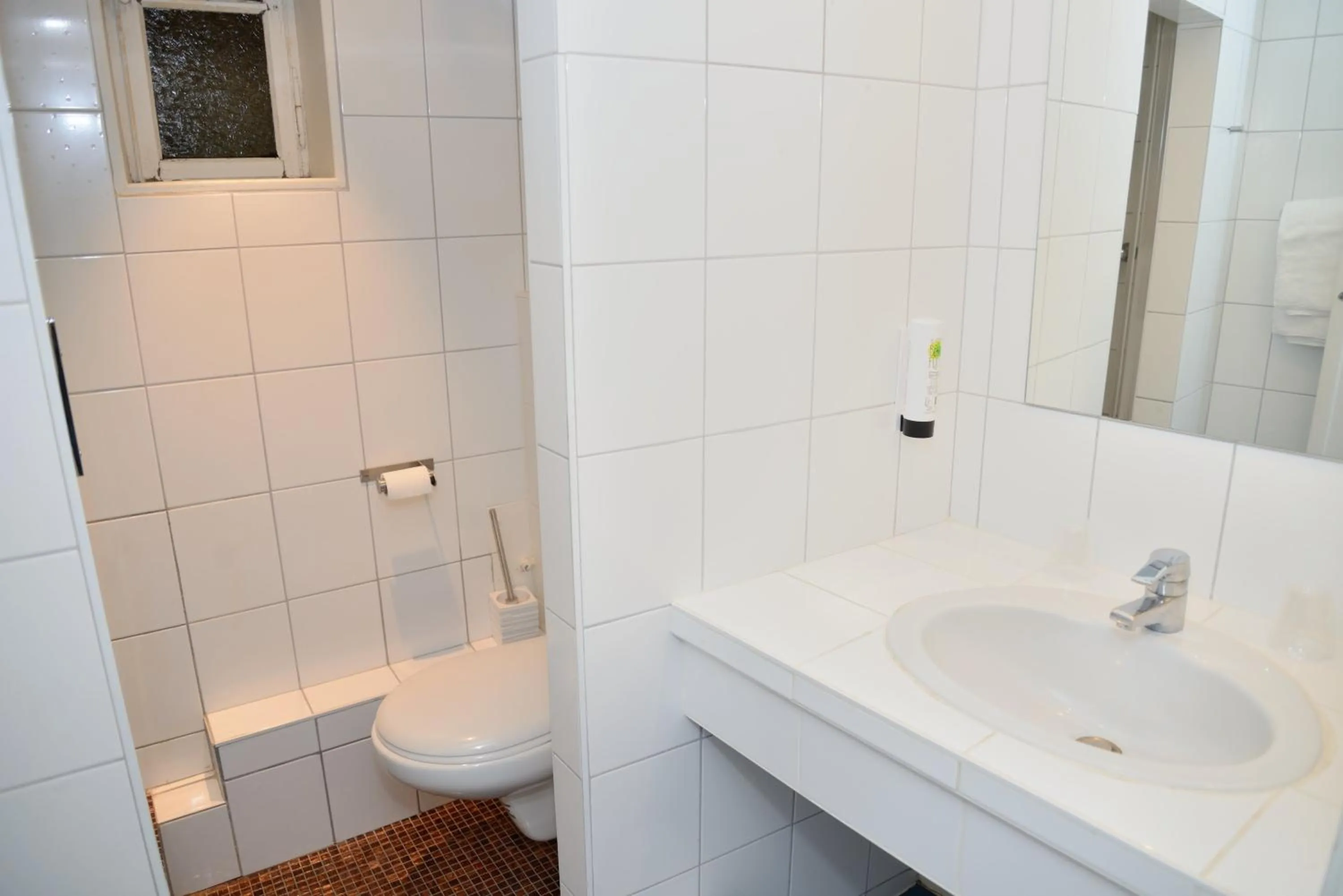 Shower in EtC...Hôtel - Strasbourg Hyper Centre