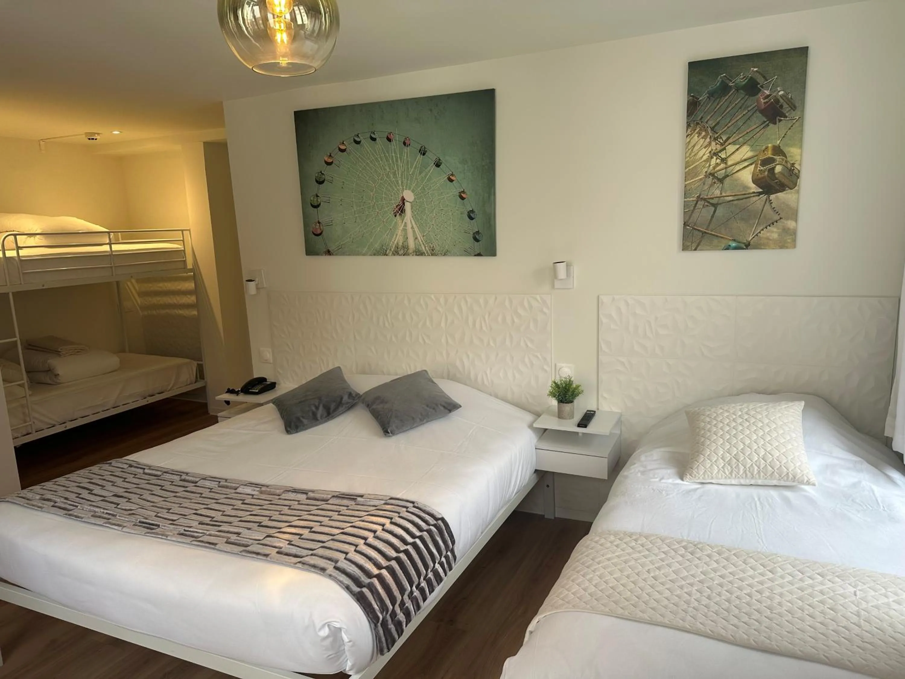 Bedroom, Bed in EtC...Hôtel - Strasbourg Hyper Centre