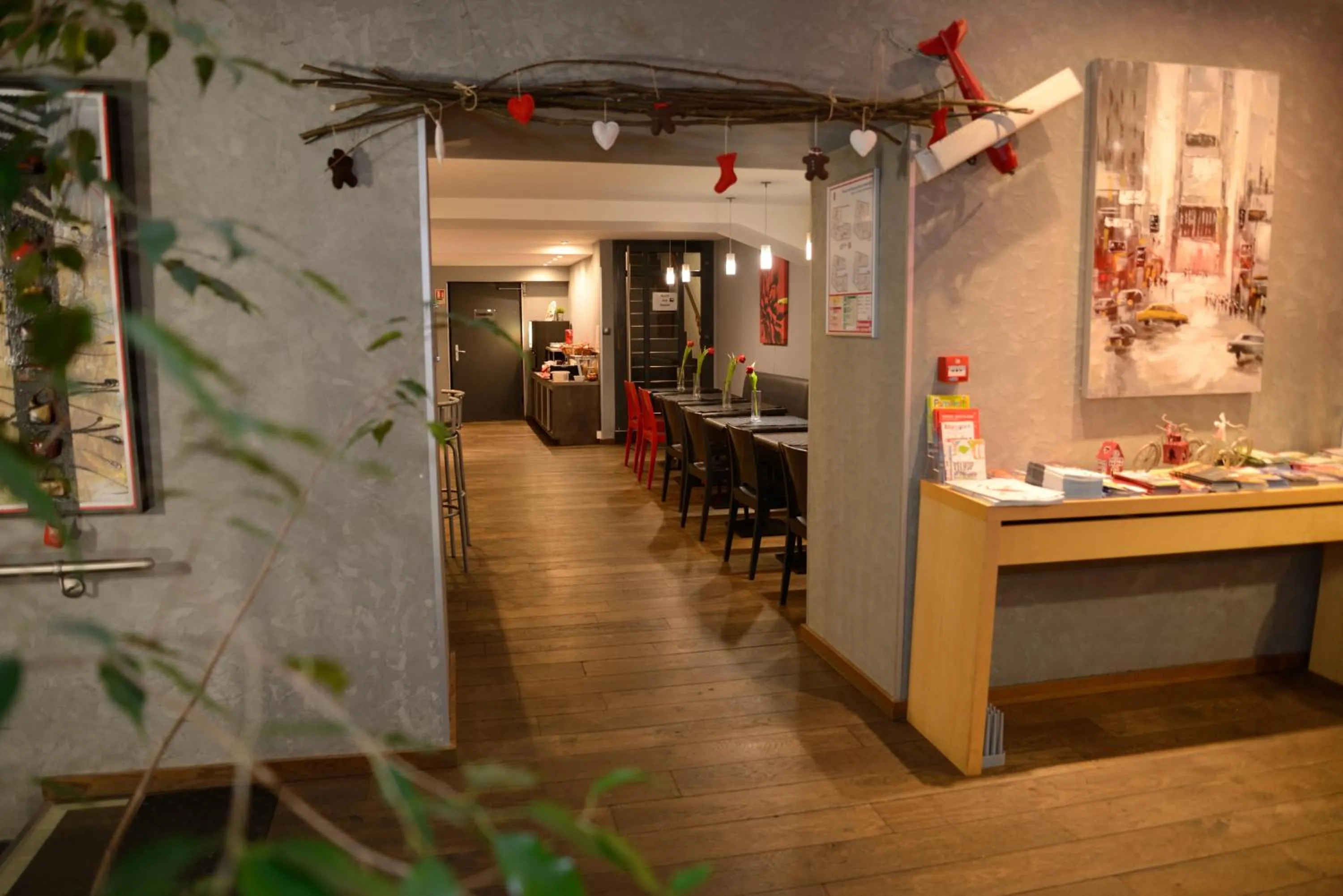 Lobby or reception in EtC...Hôtel - Strasbourg Hyper Centre