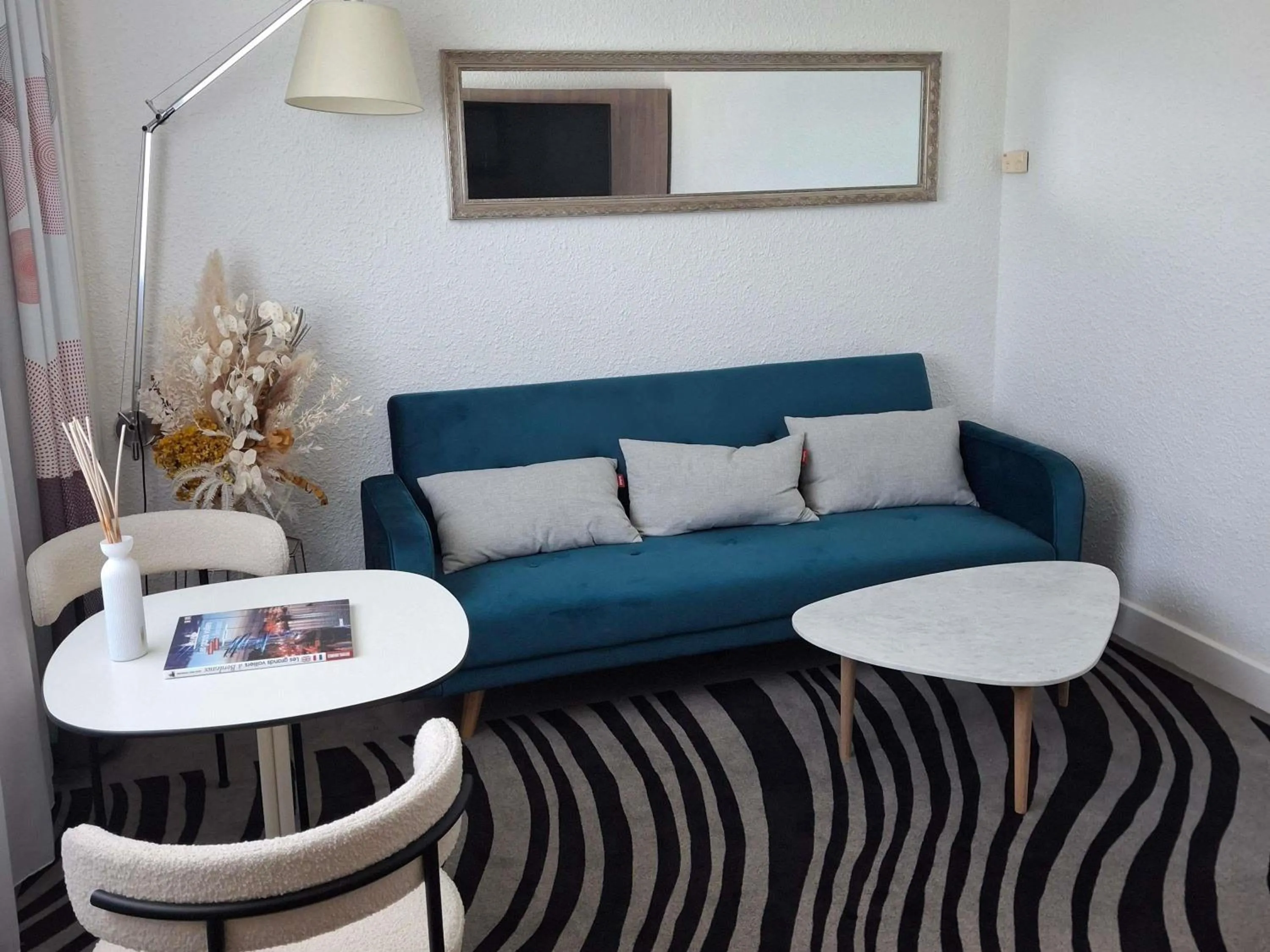 Bedroom in Novotel Bordeaux Lac